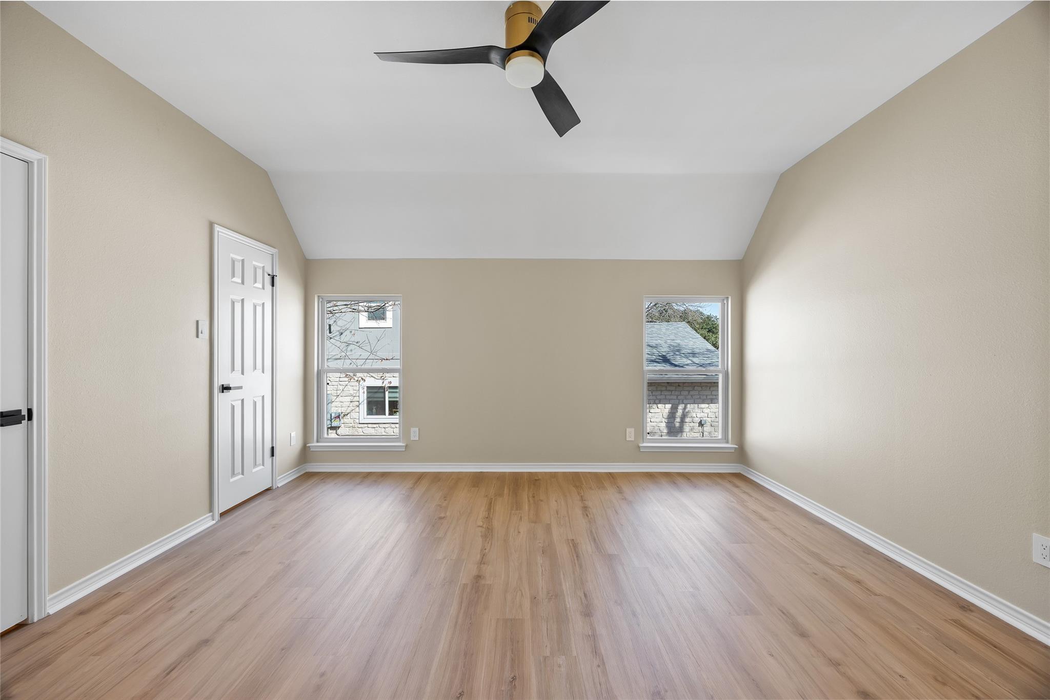 1002 Crestview St, Round Rock, TX 78681