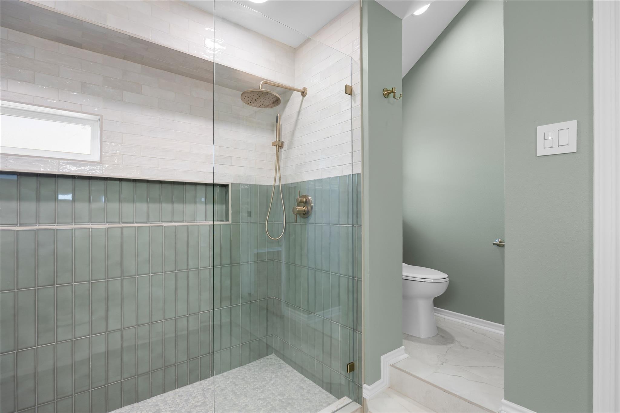 1002 Crestview St, Round Rock, TX 78681