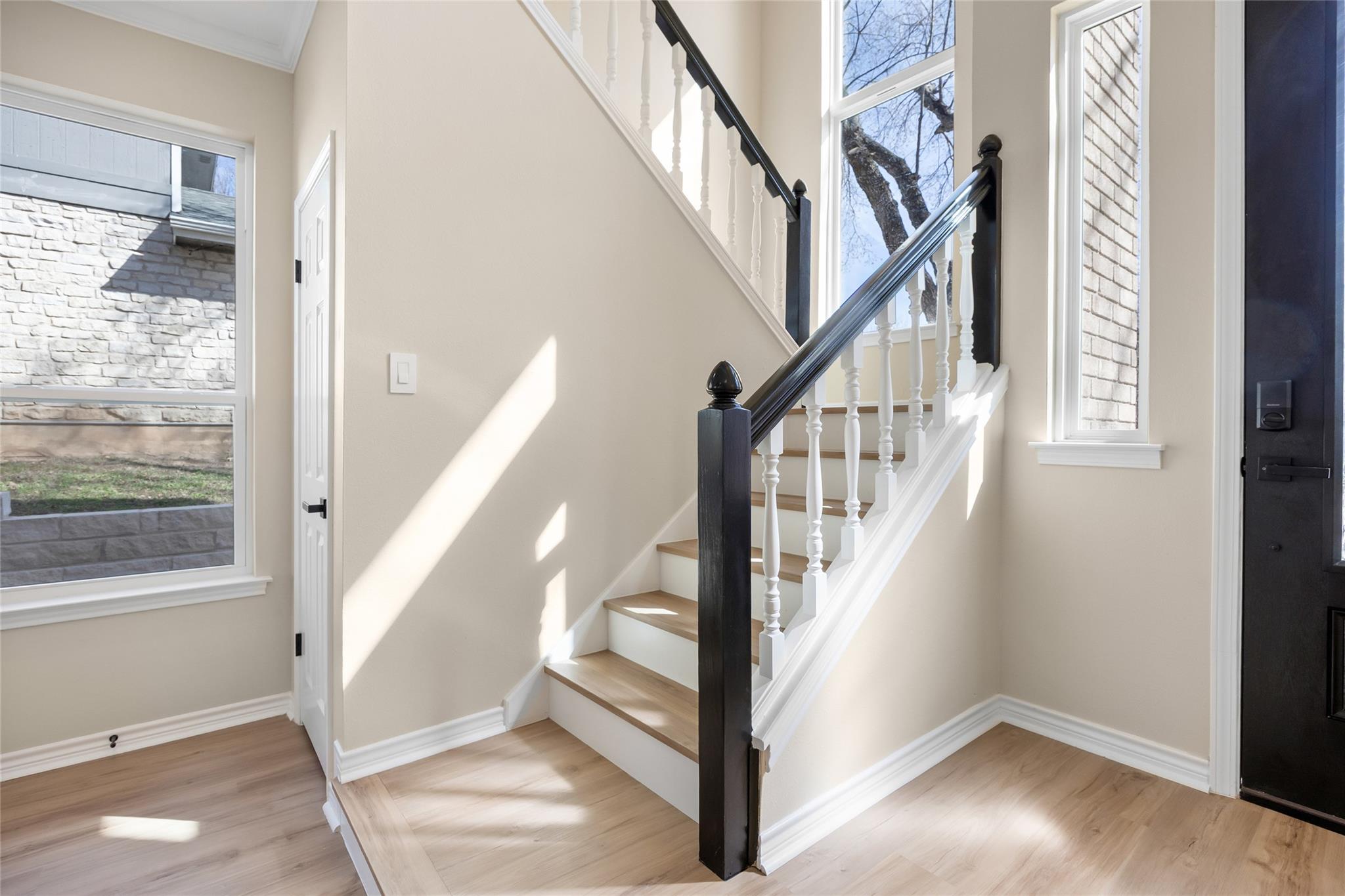 1002 Crestview St, Round Rock, TX 78681