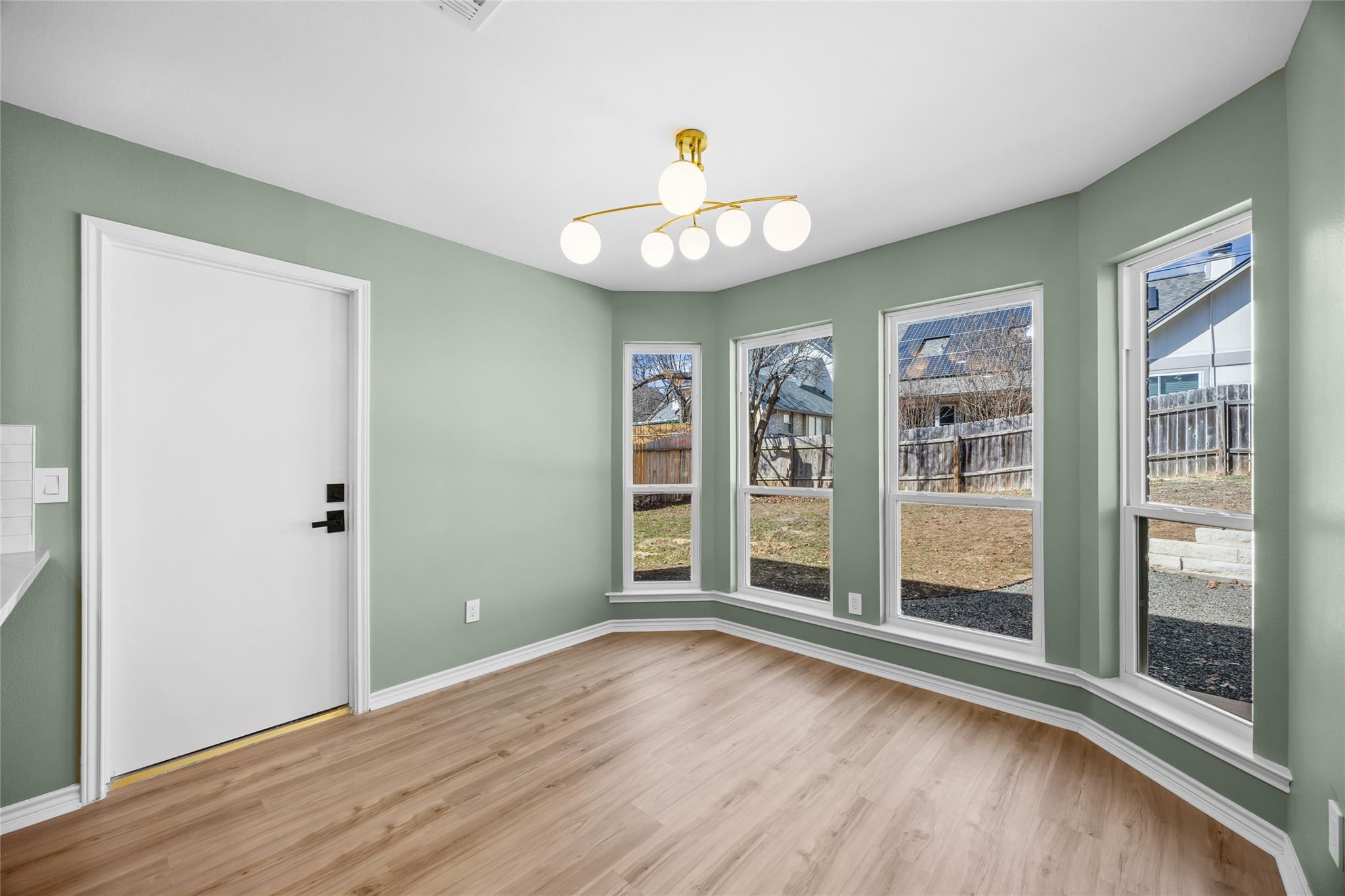 1002 Crestview St, Round Rock, TX 78681