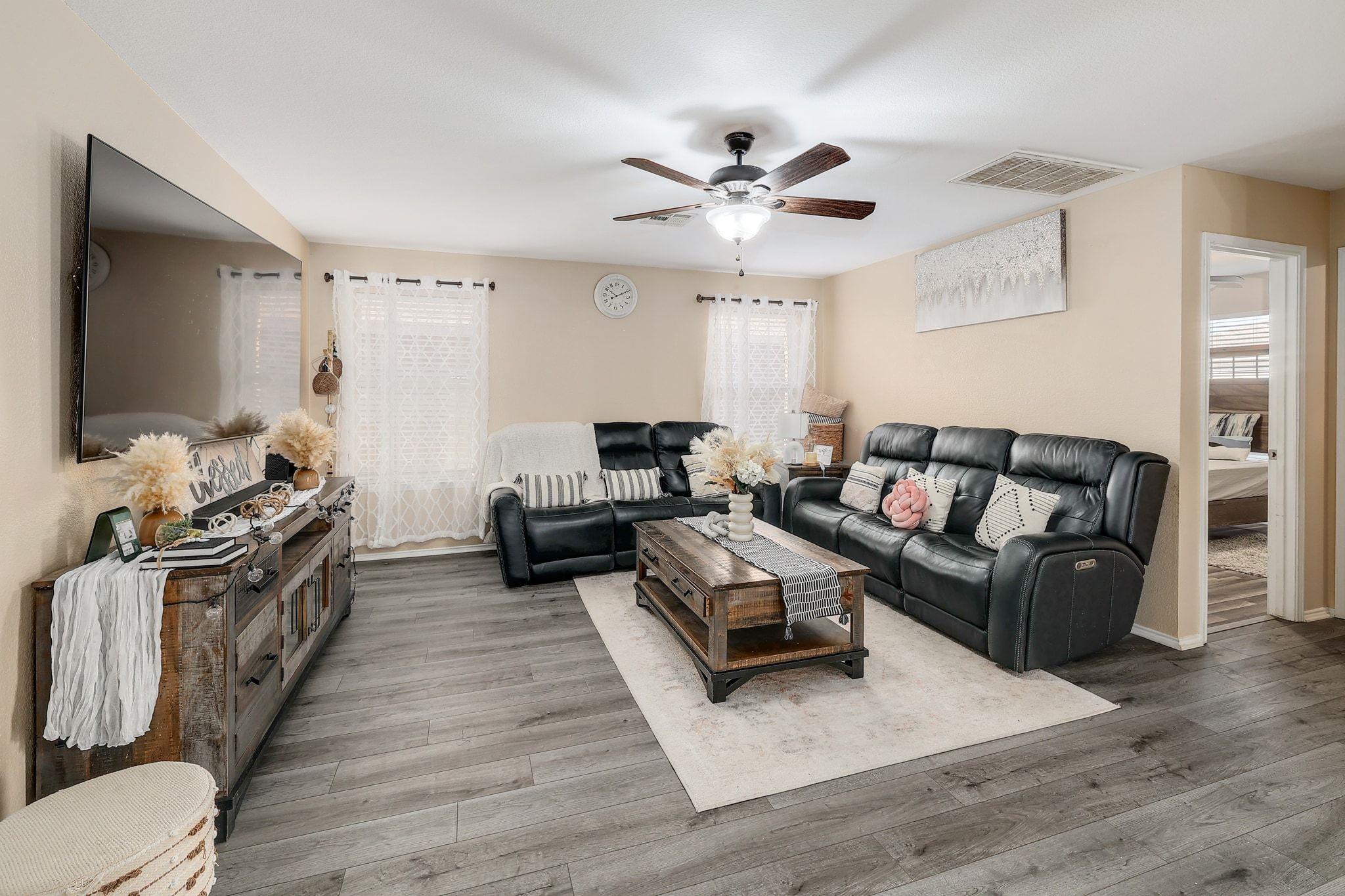 120 Mallard Ln, Leander, TX 78641