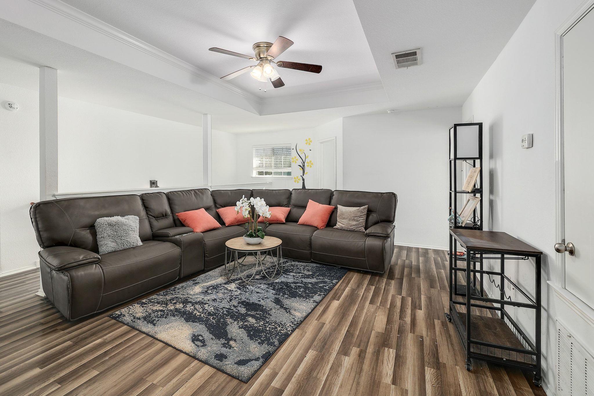 120 Mallard Ln, Leander, TX 78641