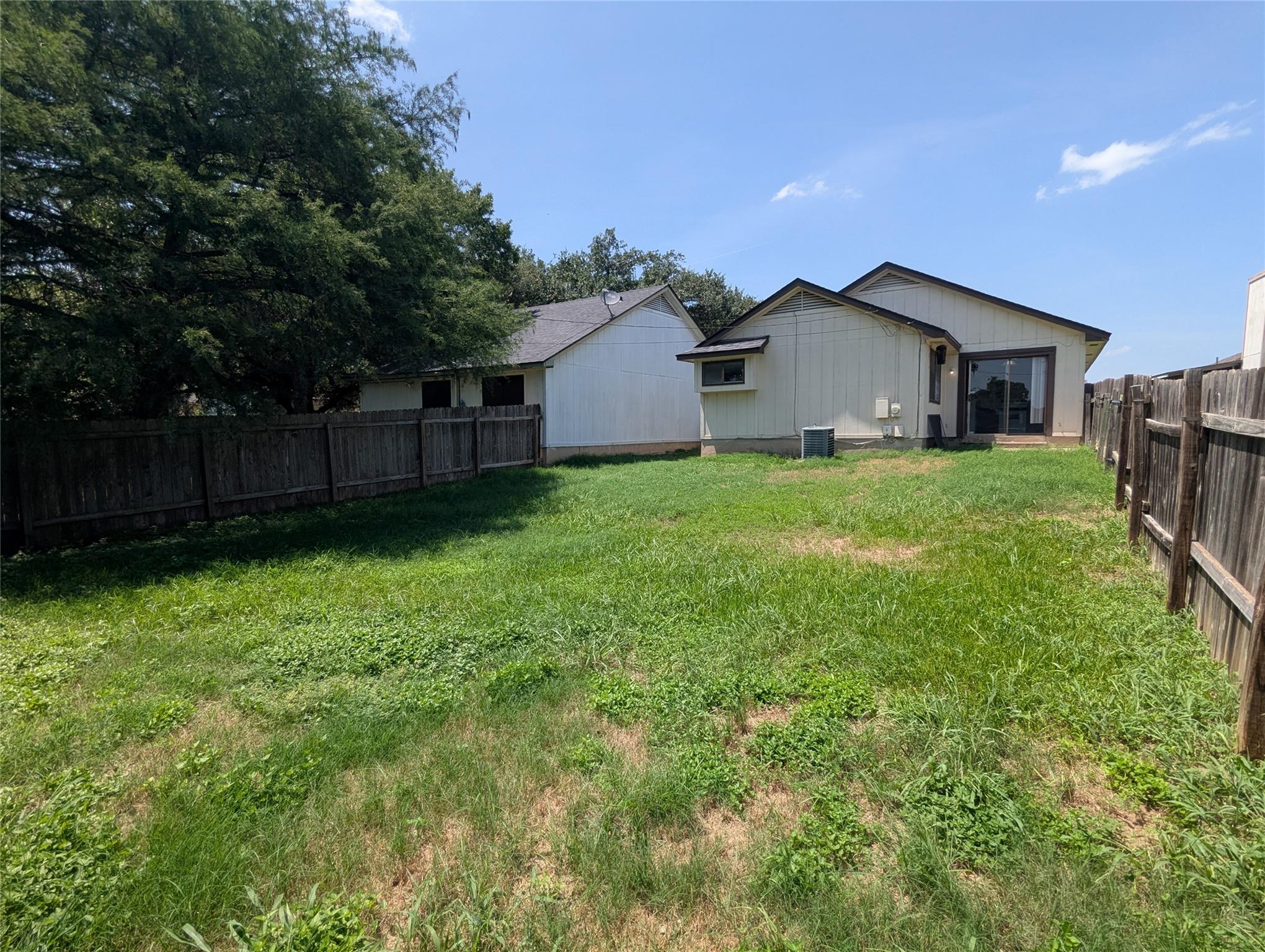 1204 Greenbriar Loop, Round Rock, TX 78664