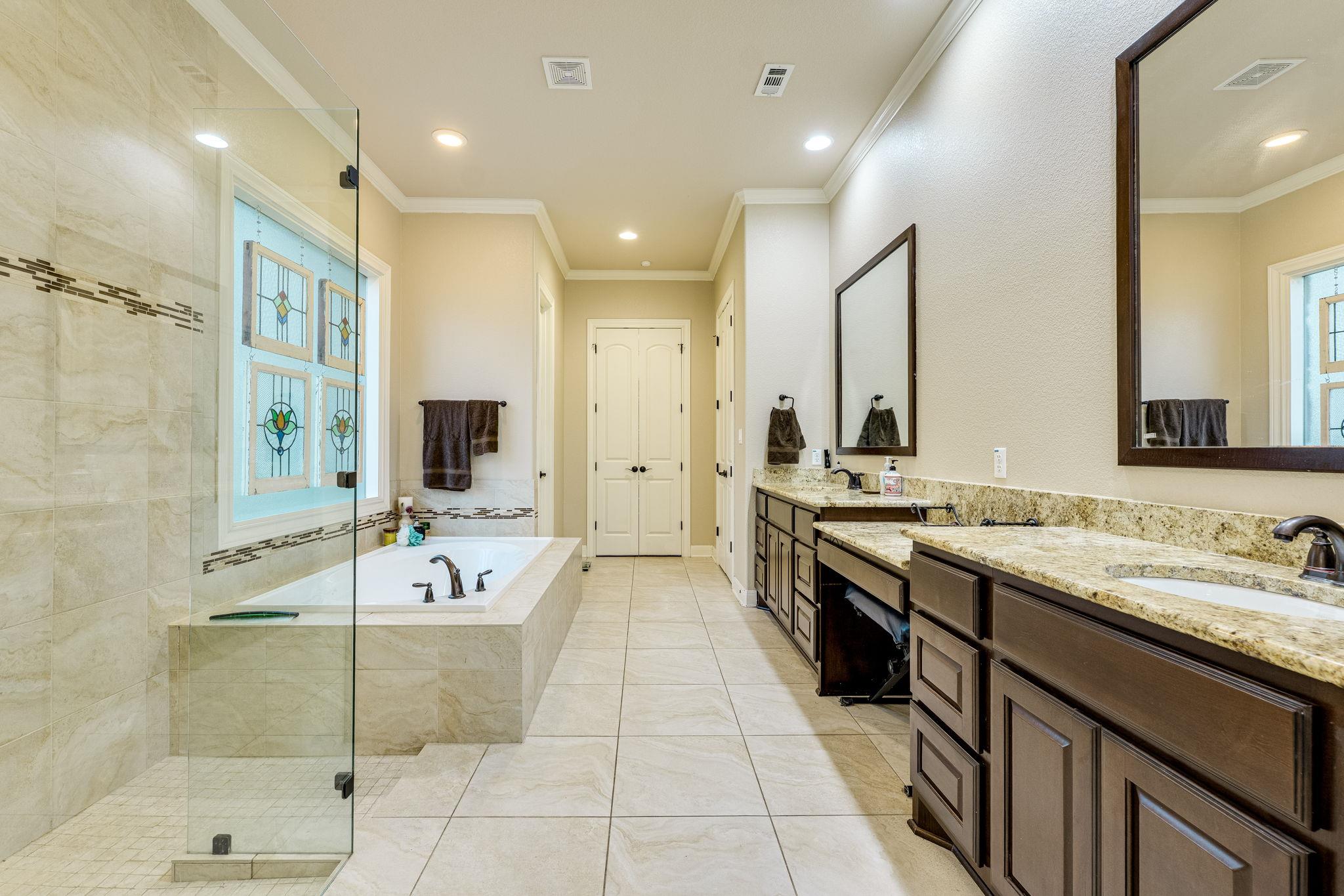 104 Bella Strada Cv, Austin, TX 78734