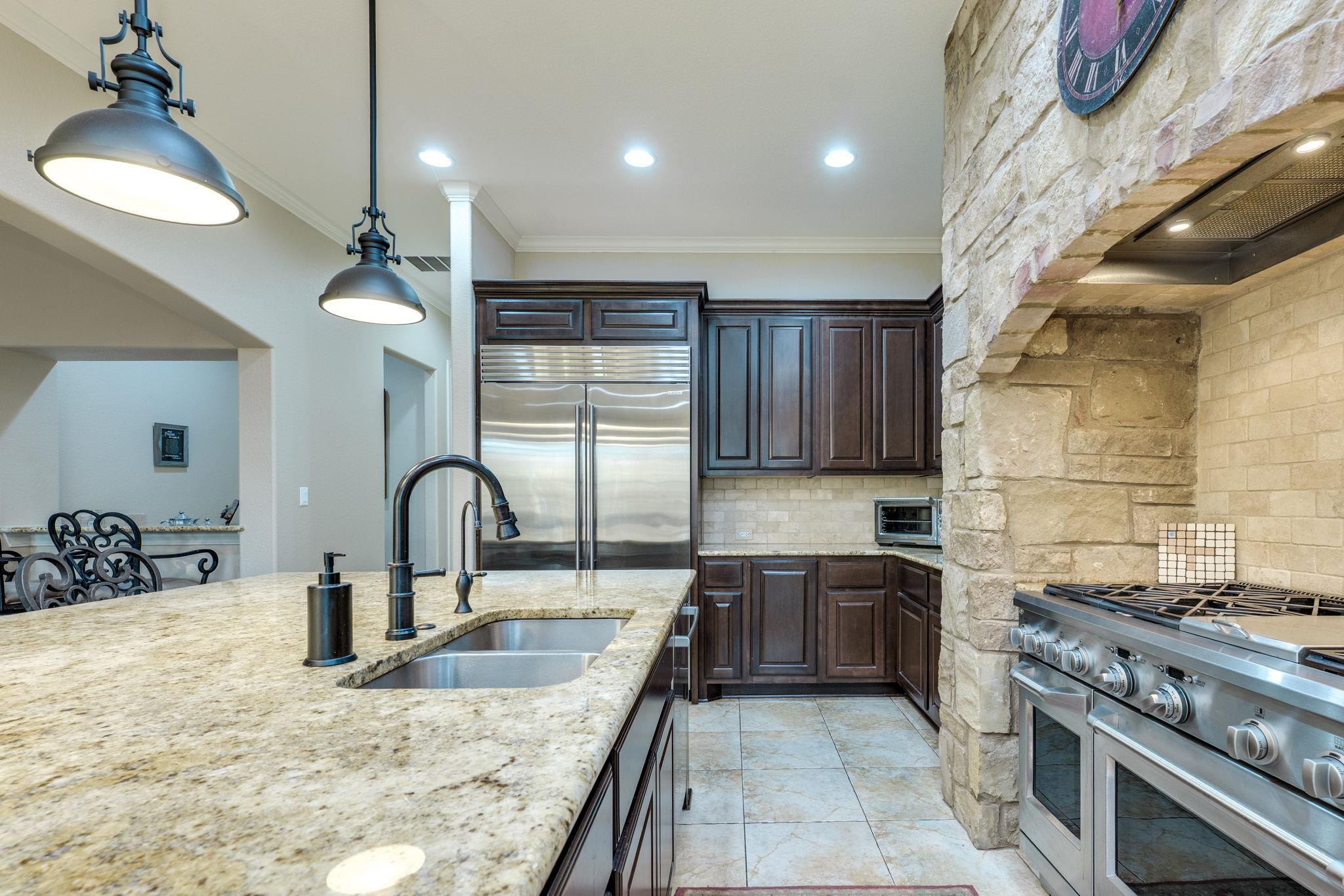 104 Bella Strada Cv, Austin, TX 78734