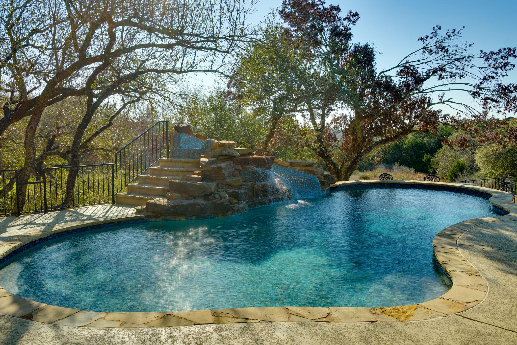 104 Bella Strada Cv, Austin, TX 78734