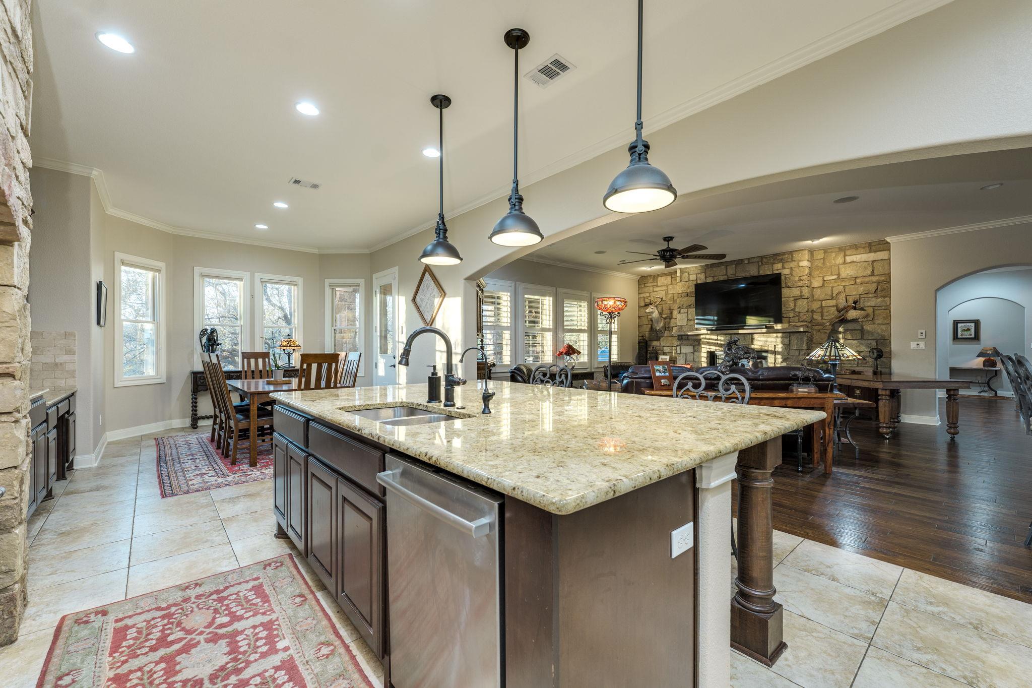 104 Bella Strada Cv, Austin, TX 78734