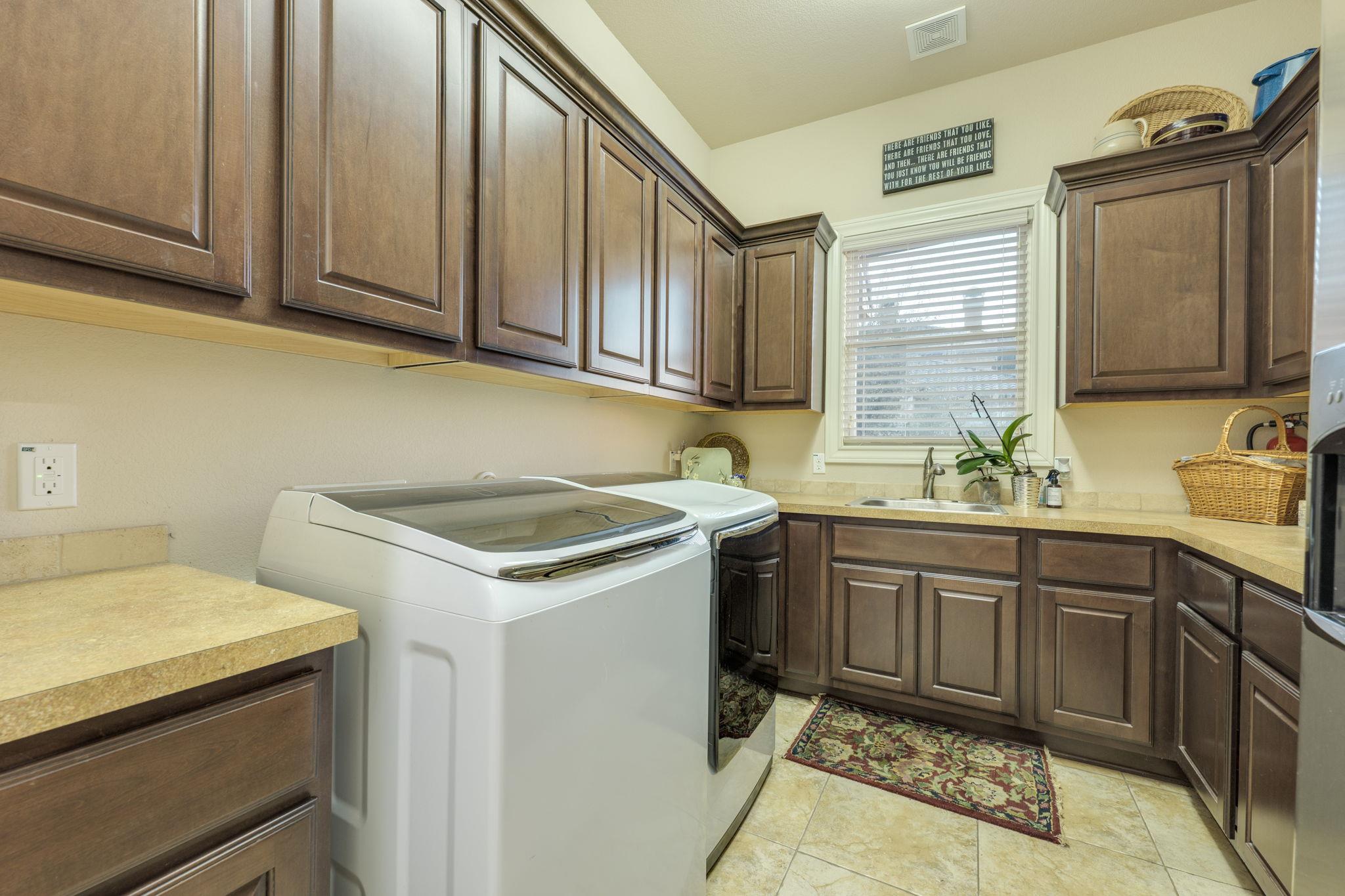 104 Bella Strada Cv, Austin, TX 78734