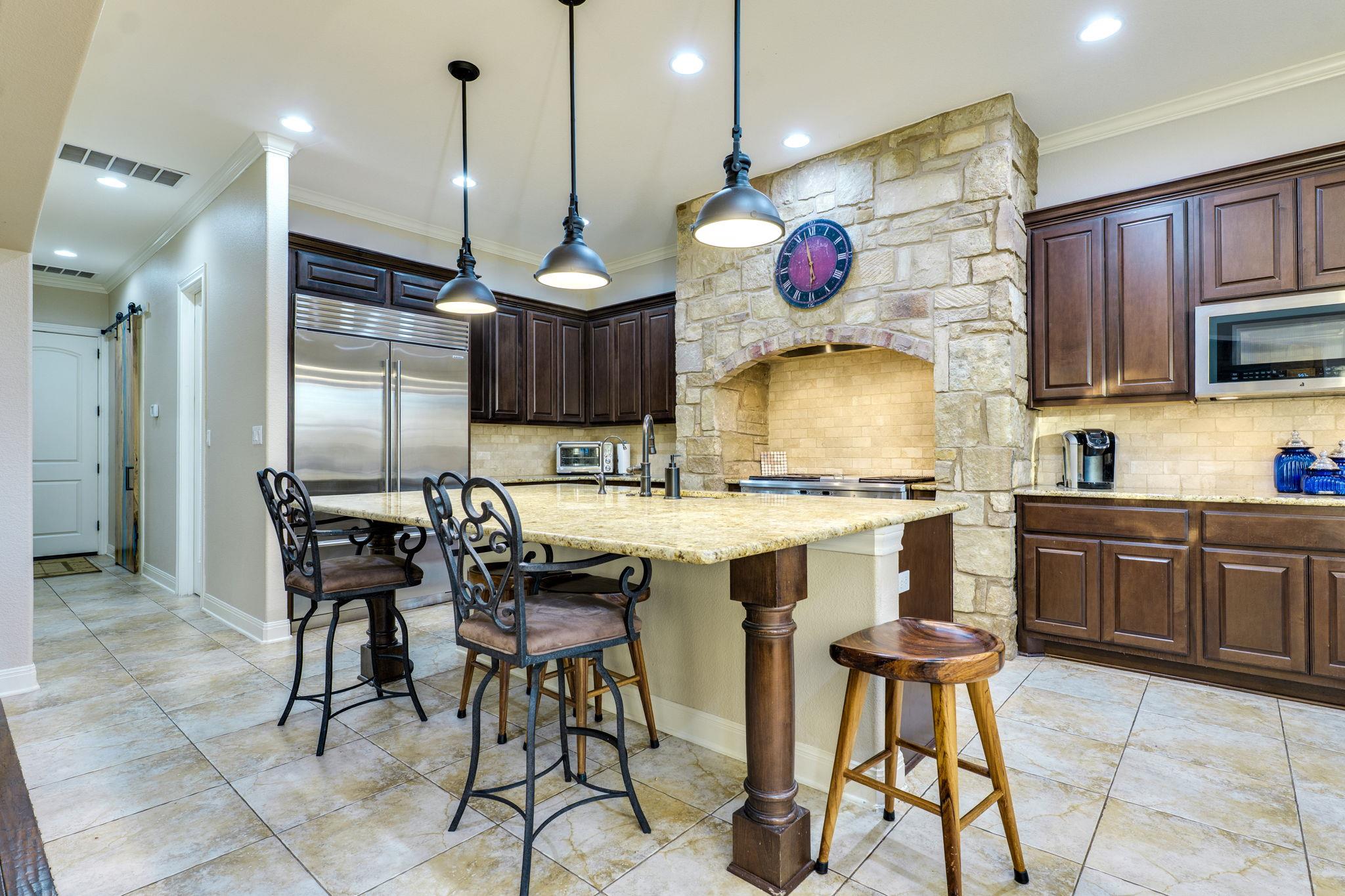 104 Bella Strada Cv, Austin, TX 78734