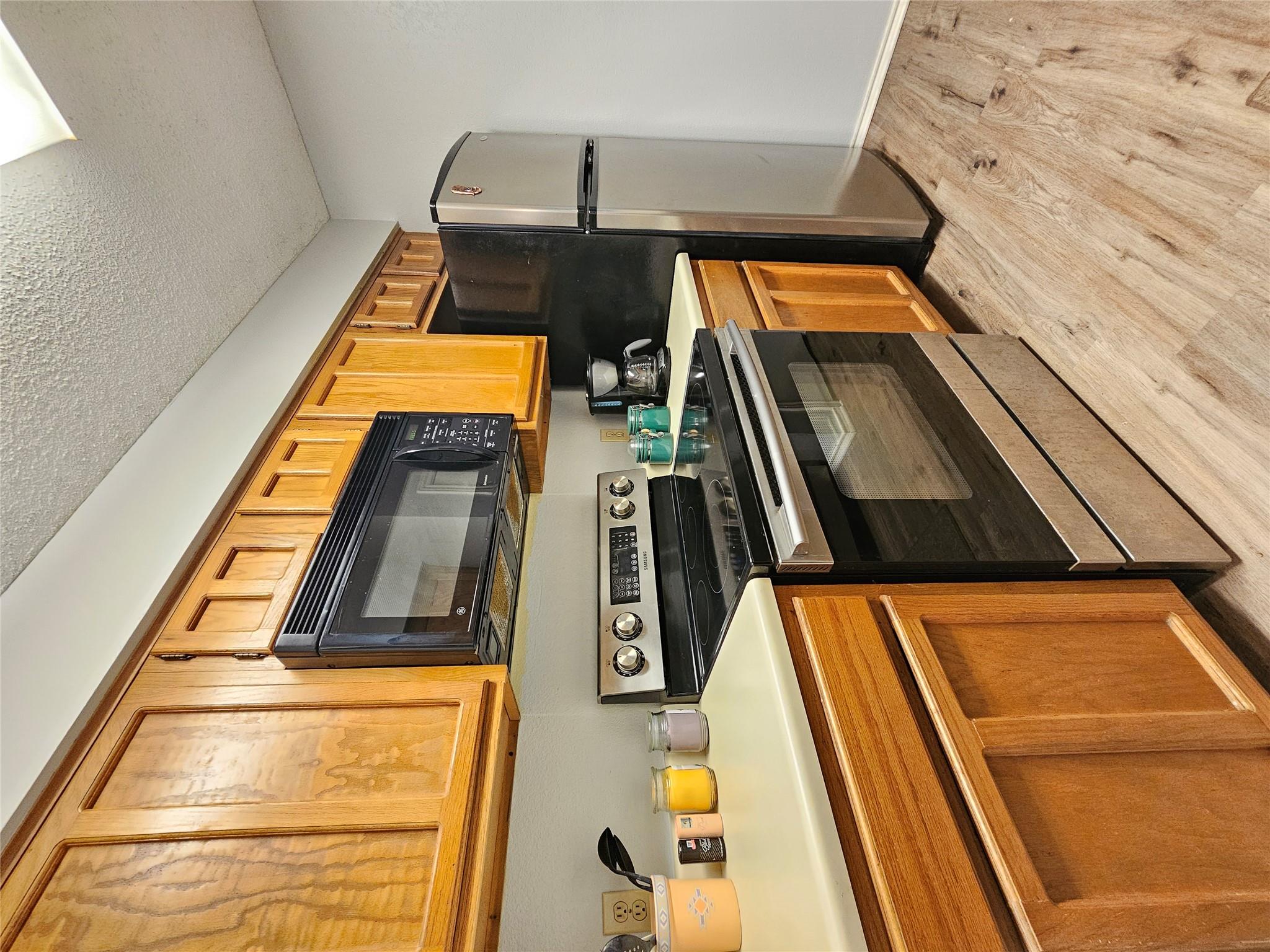 1202 Thorpe Ln # 604, San Marcos, TX 78666