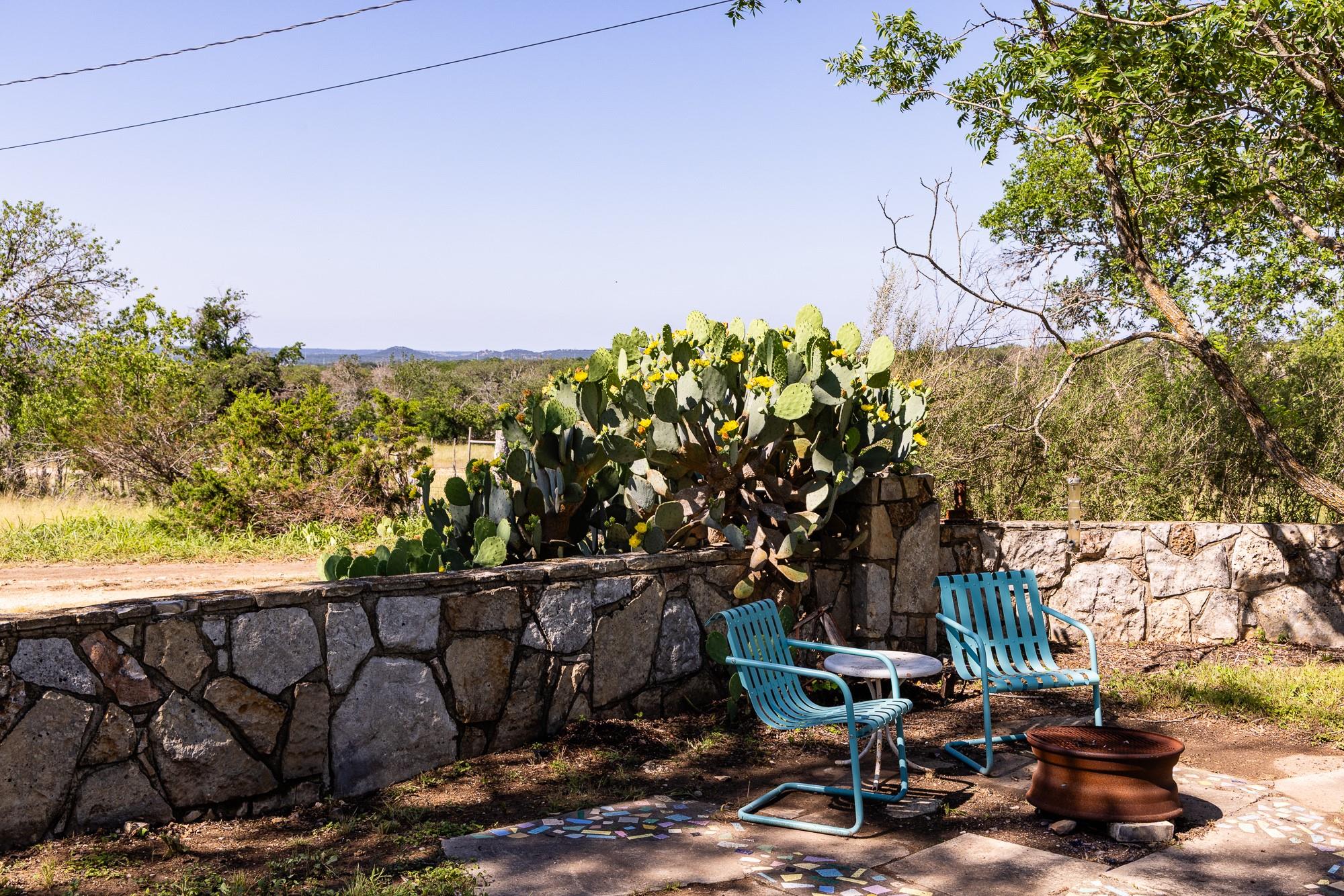 684 Stoneleigh Rd, Center Point, TX 78010