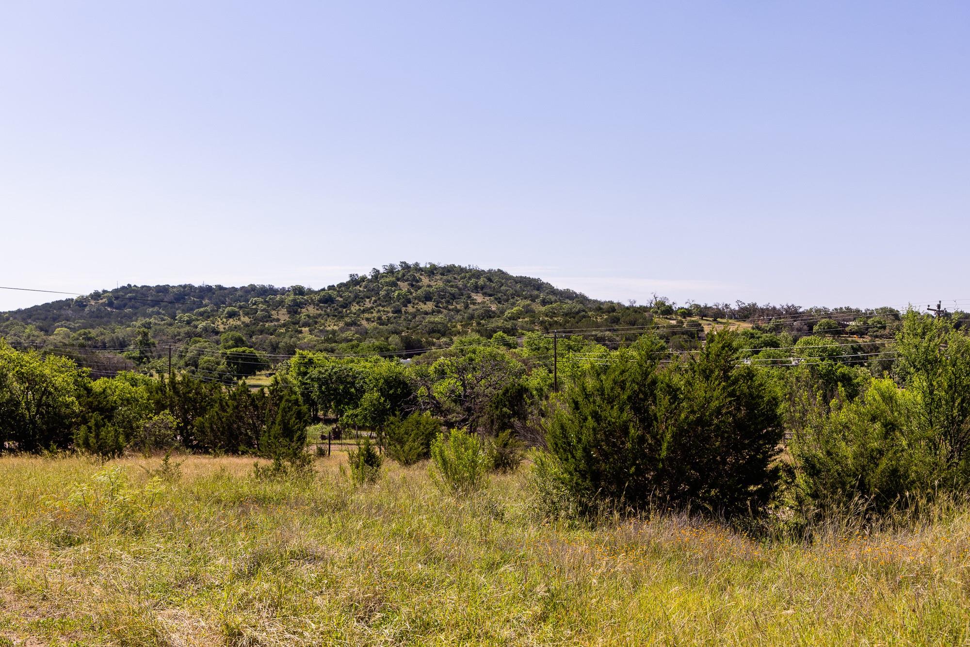 684 Stoneleigh Rd, Center Point, TX 78010