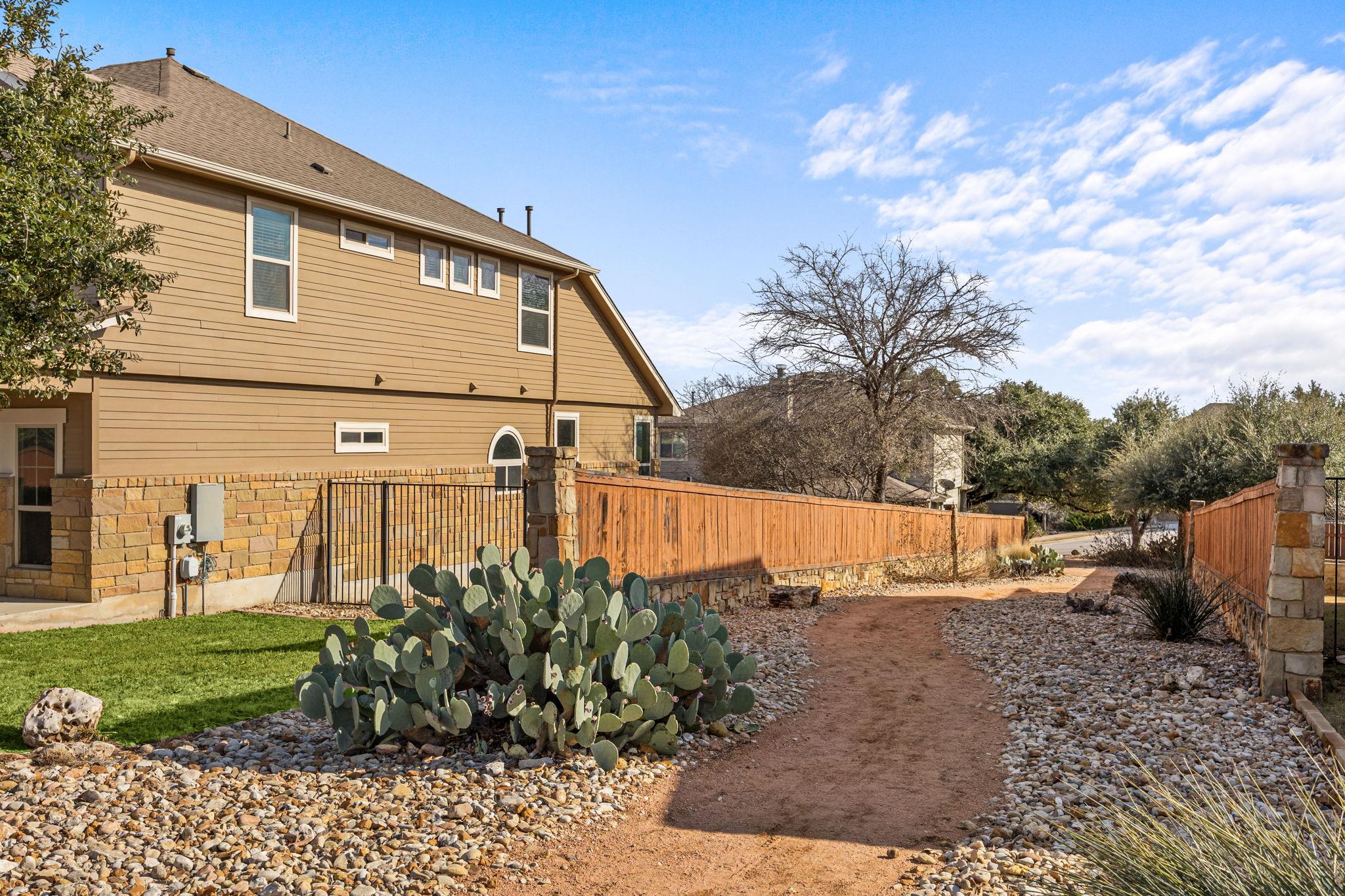 304 Santa Maria St, Georgetown, TX 78628