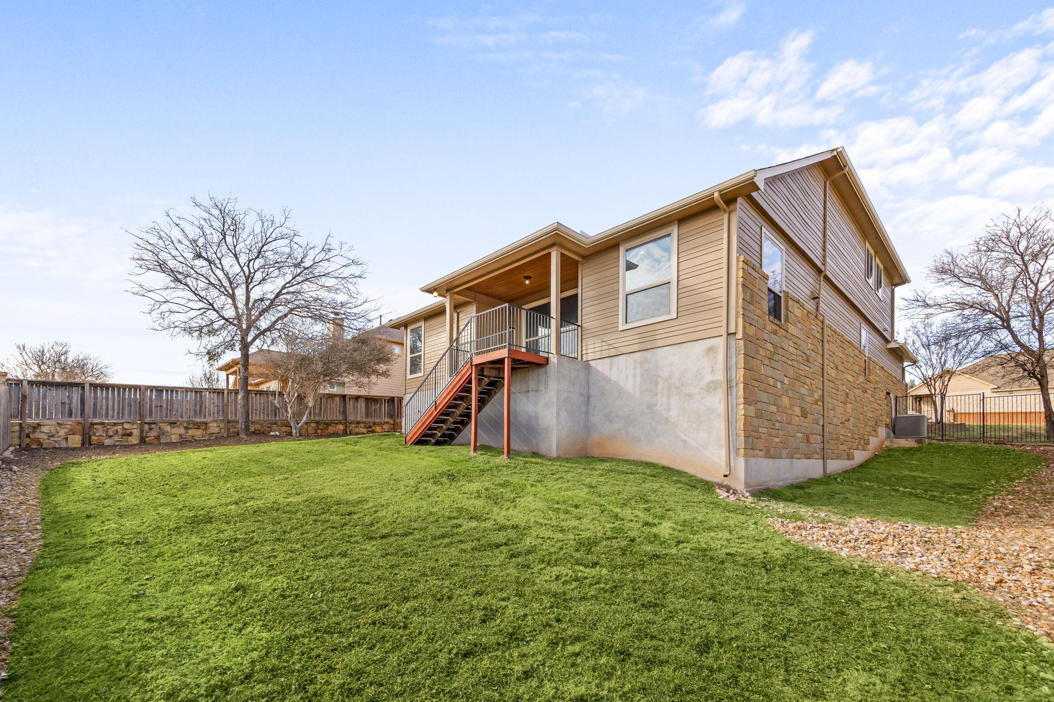 304 Santa Maria St, Georgetown, TX 78628