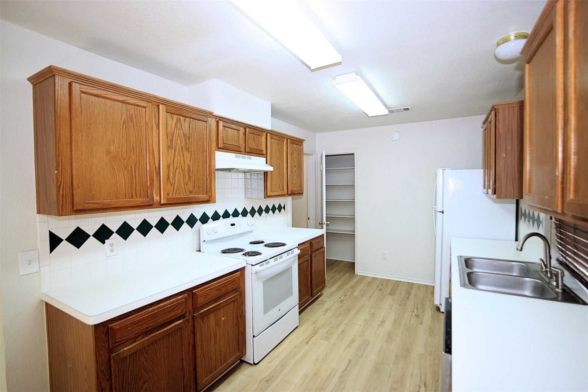 1910 Balsam Way, Round Rock, TX 78665