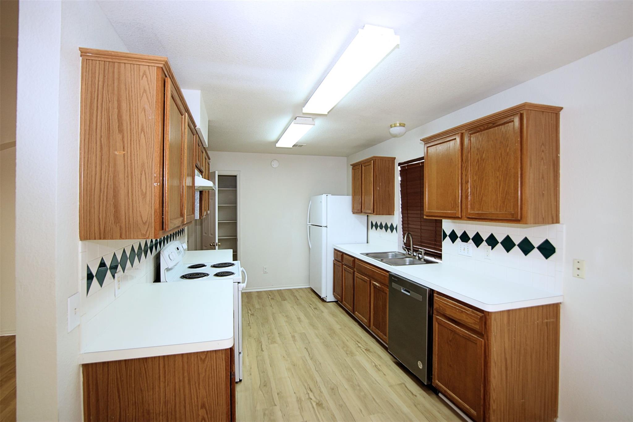 1910 Balsam Way, Round Rock, TX 78665