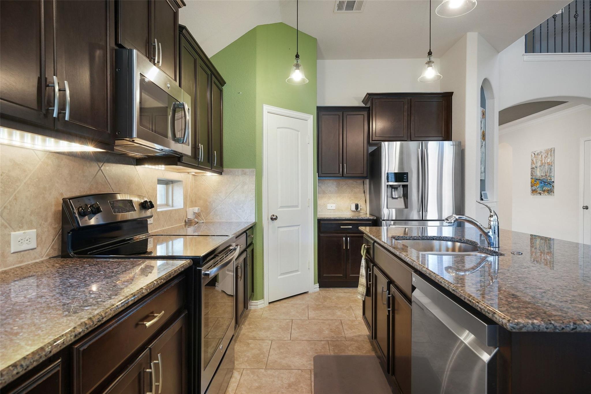 1017 Arvada Dr, Leander, TX 78641
