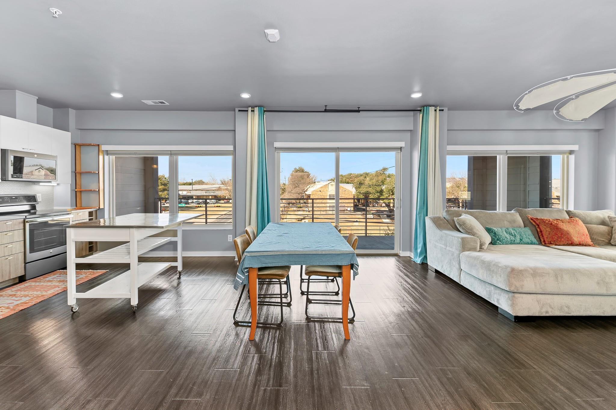 4361 S Congress Ave # 301, Austin, TX 78745