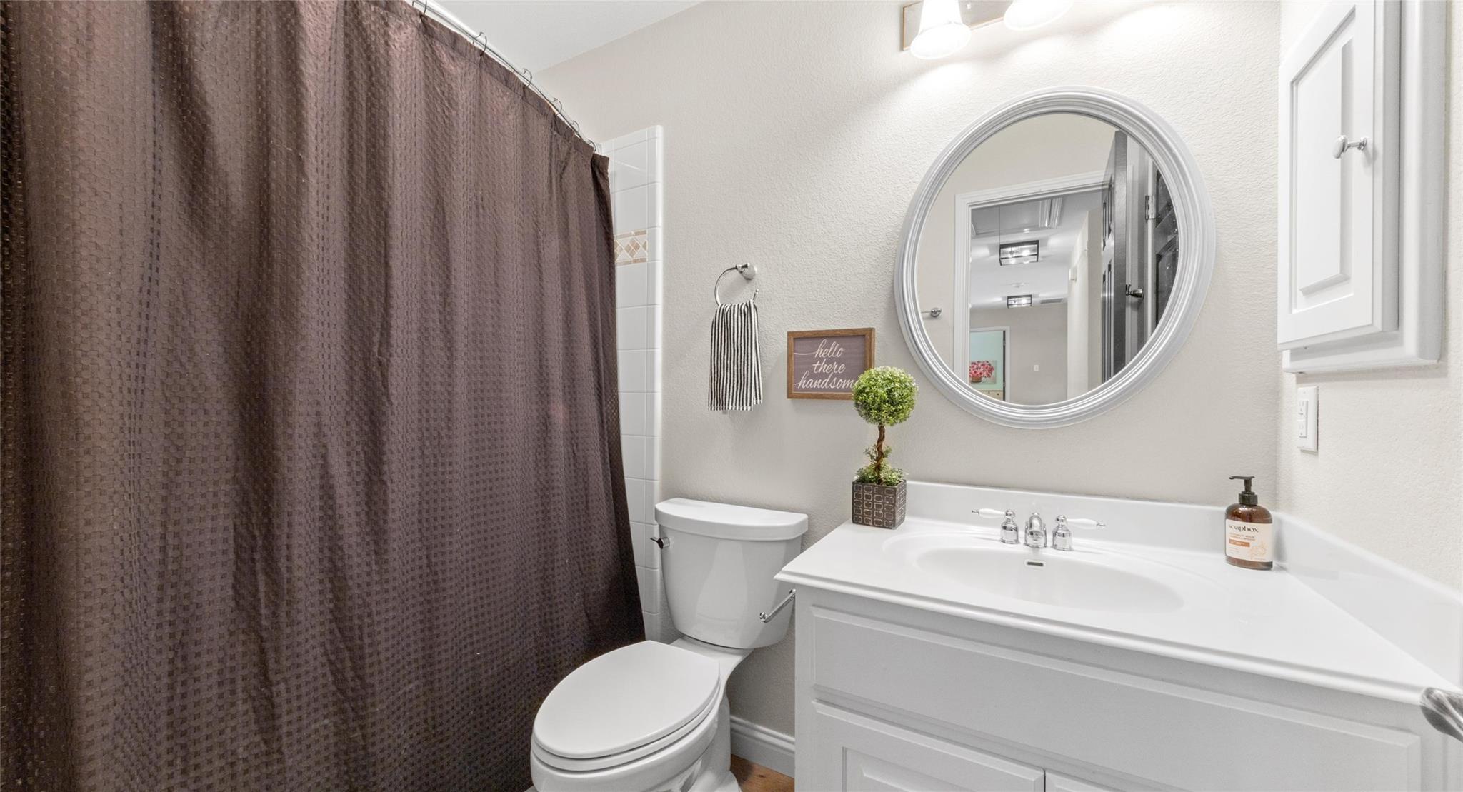 18702 Venture Dr, Point Venture, TX 78645