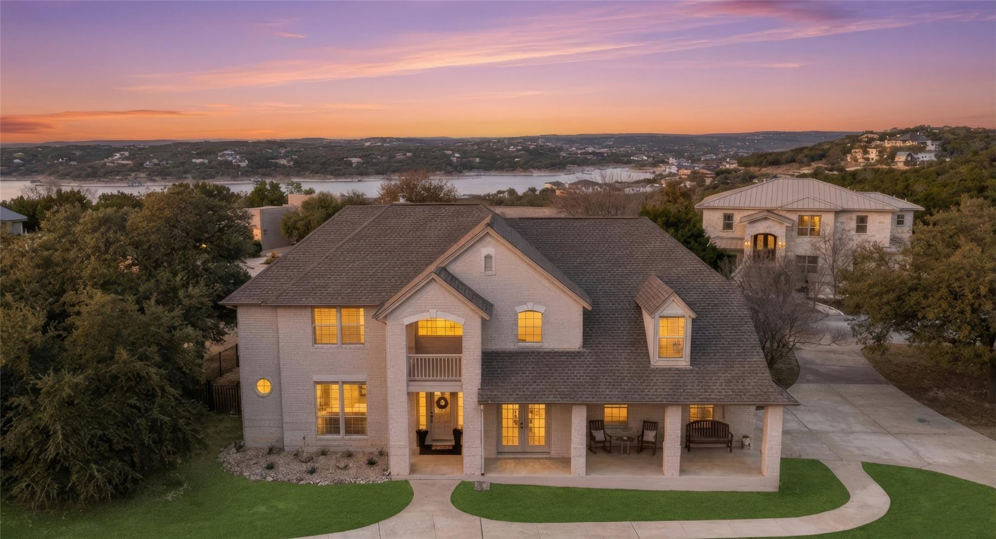 18702 Venture Dr, Point Venture, TX 78645