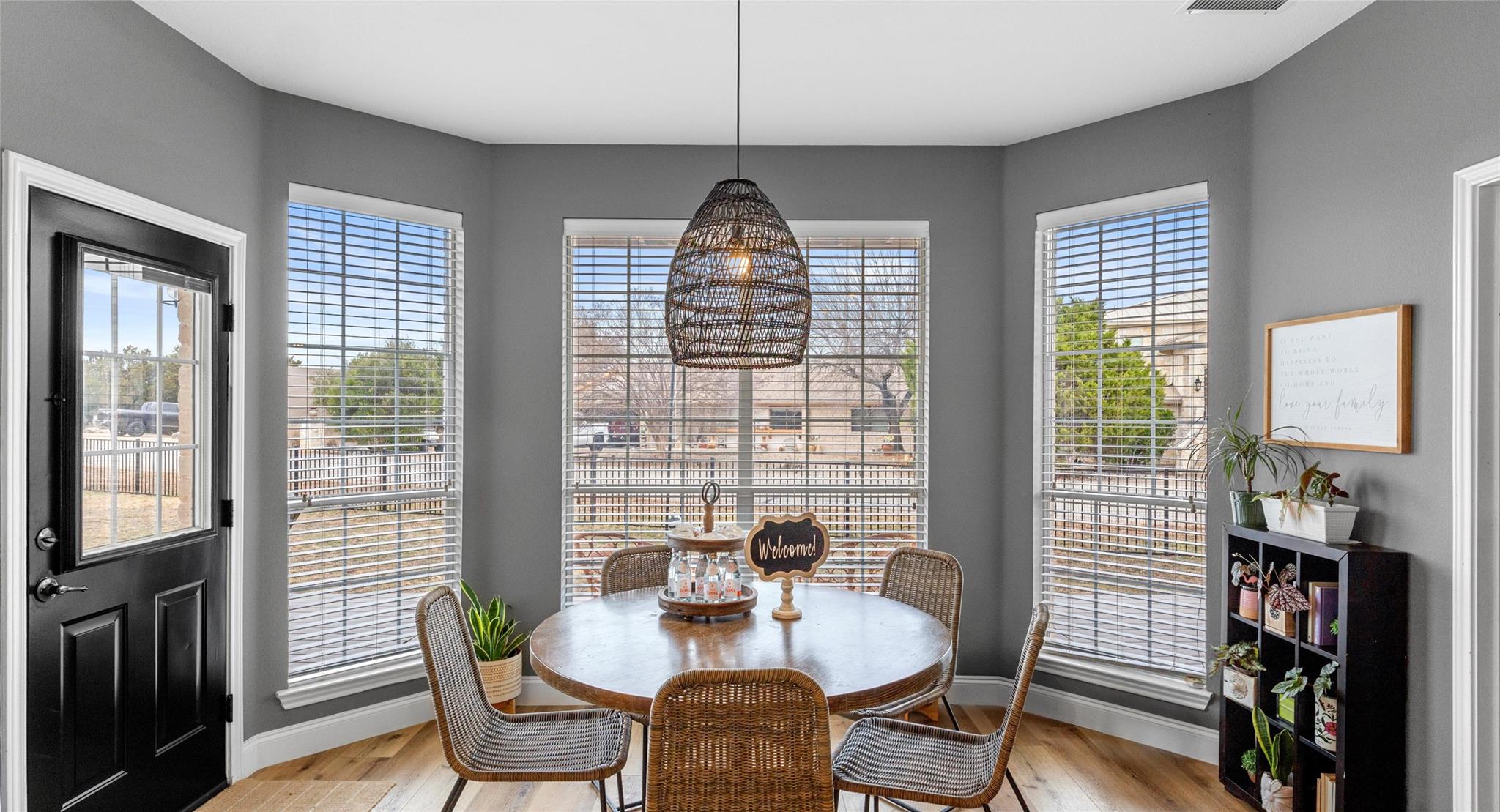 18702 Venture Dr, Point Venture, TX 78645