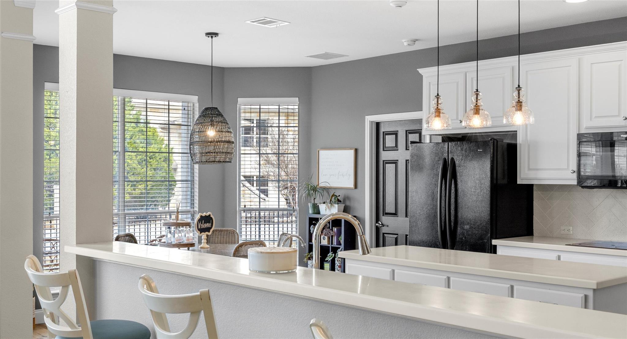 18702 Venture Dr, Point Venture, TX 78645