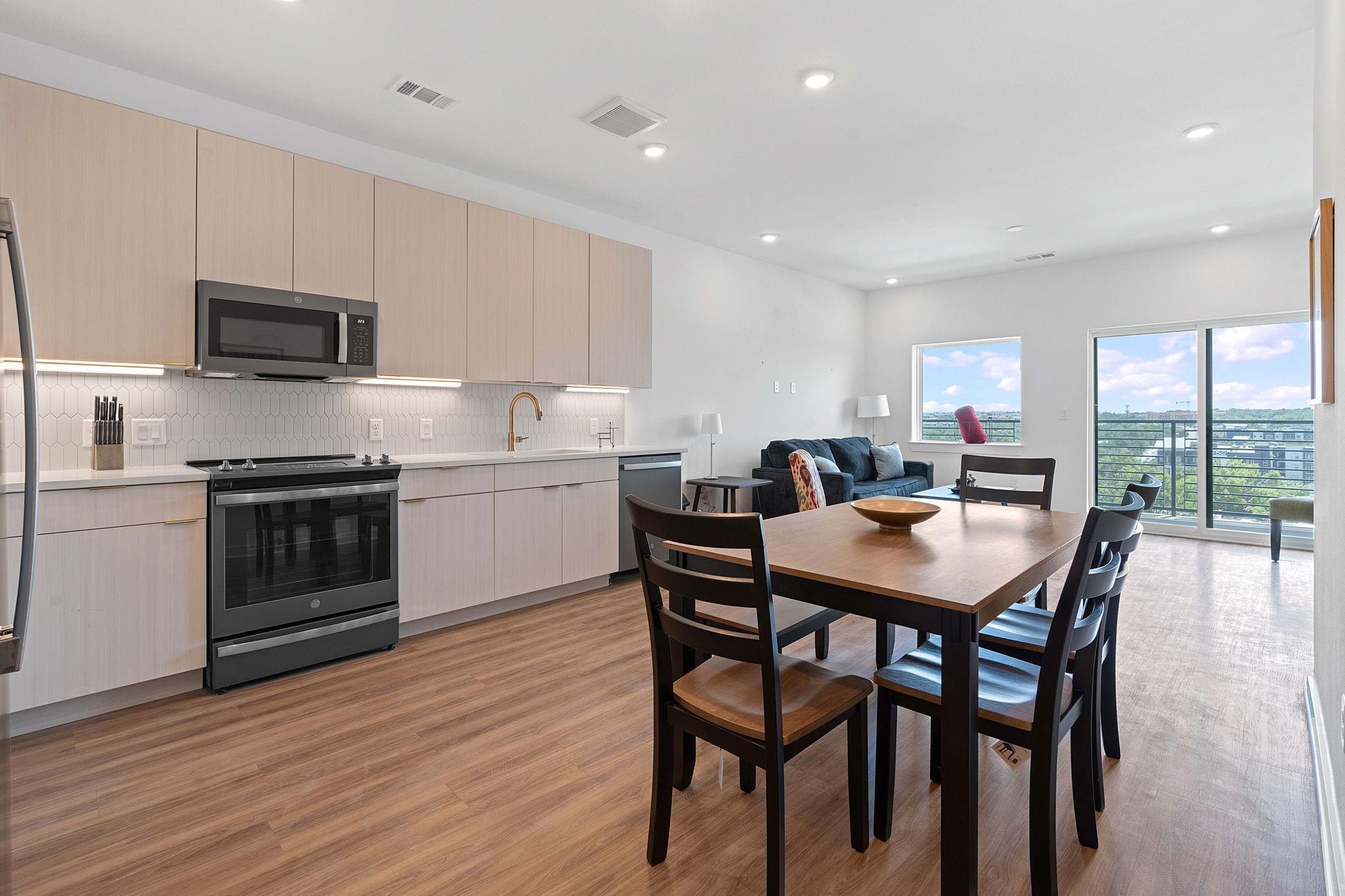 4802 S Congress Ave # 124, Austin, TX 78745