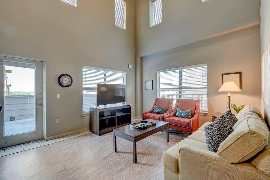 2515 Pearl # 605, Austin, TX 78705