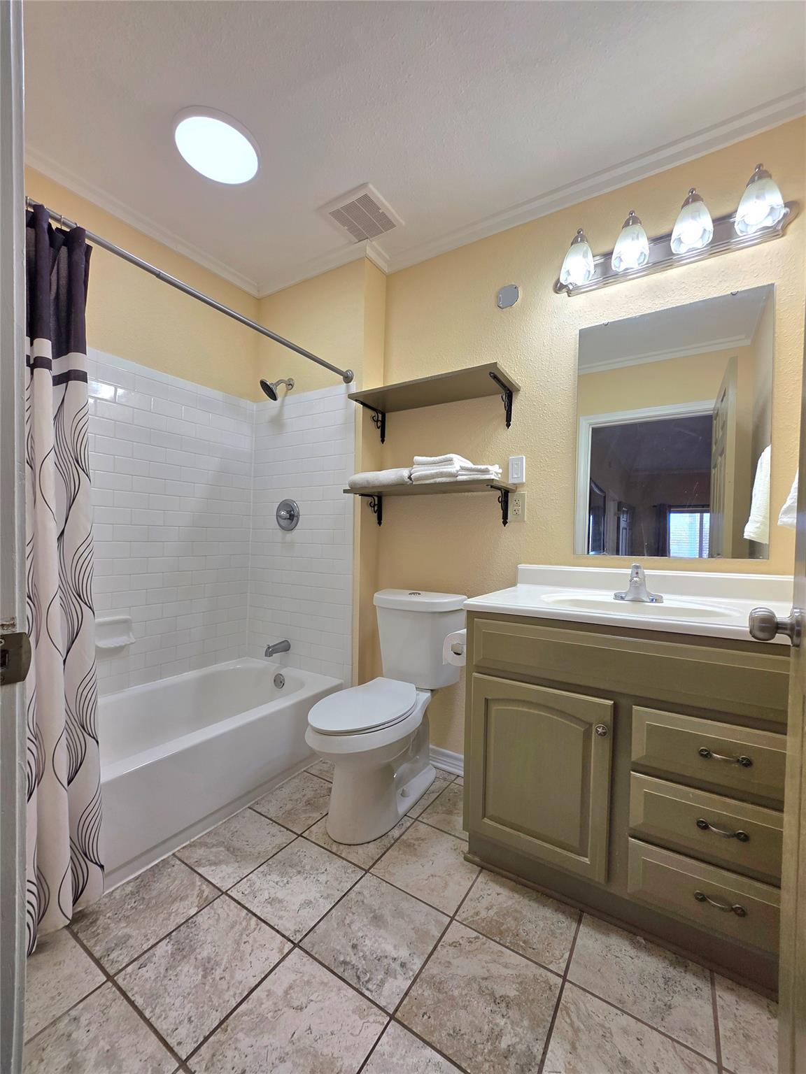 415 N Main St, Rockdale, TX 76567