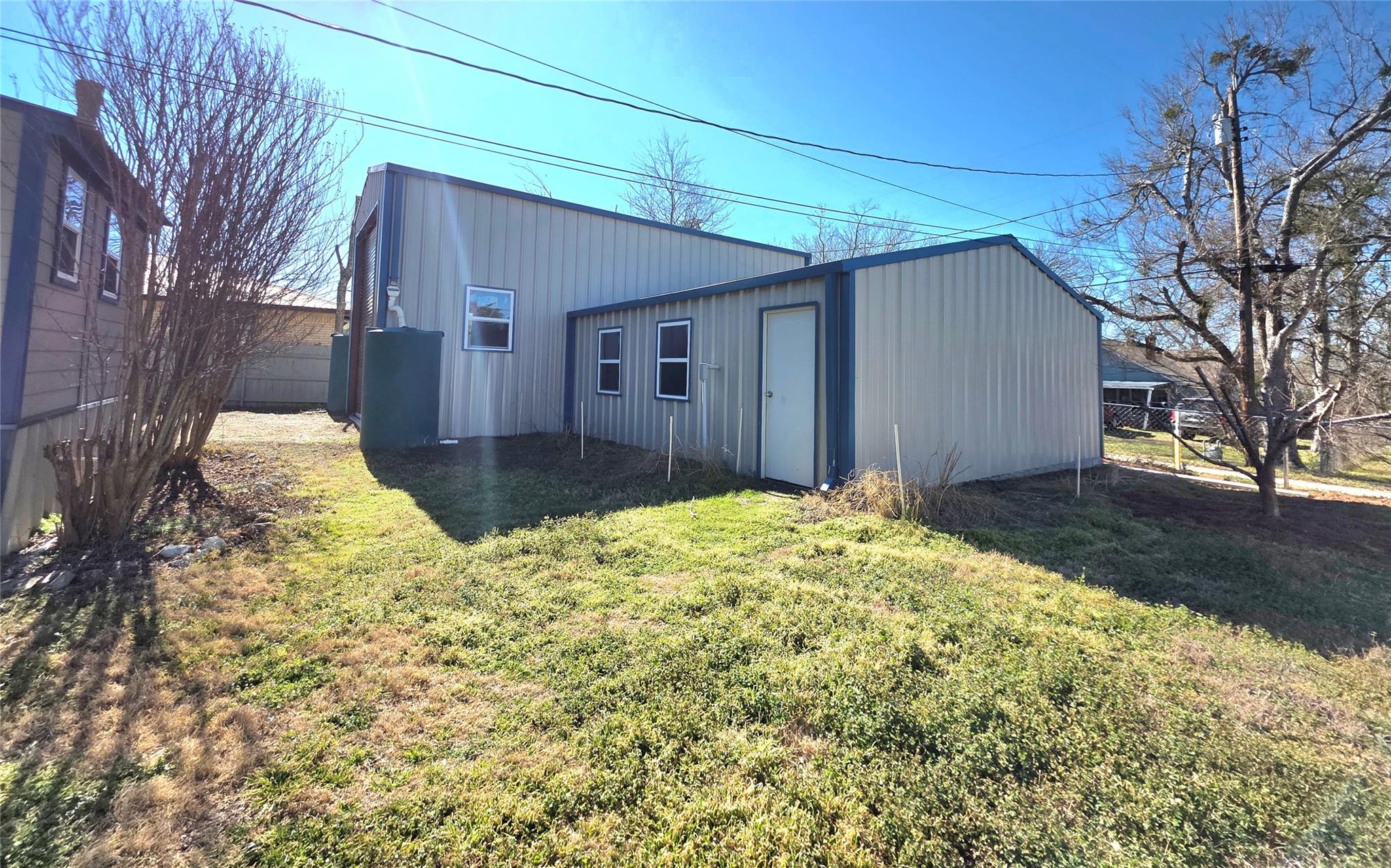415 N Main St, Rockdale, TX 76567