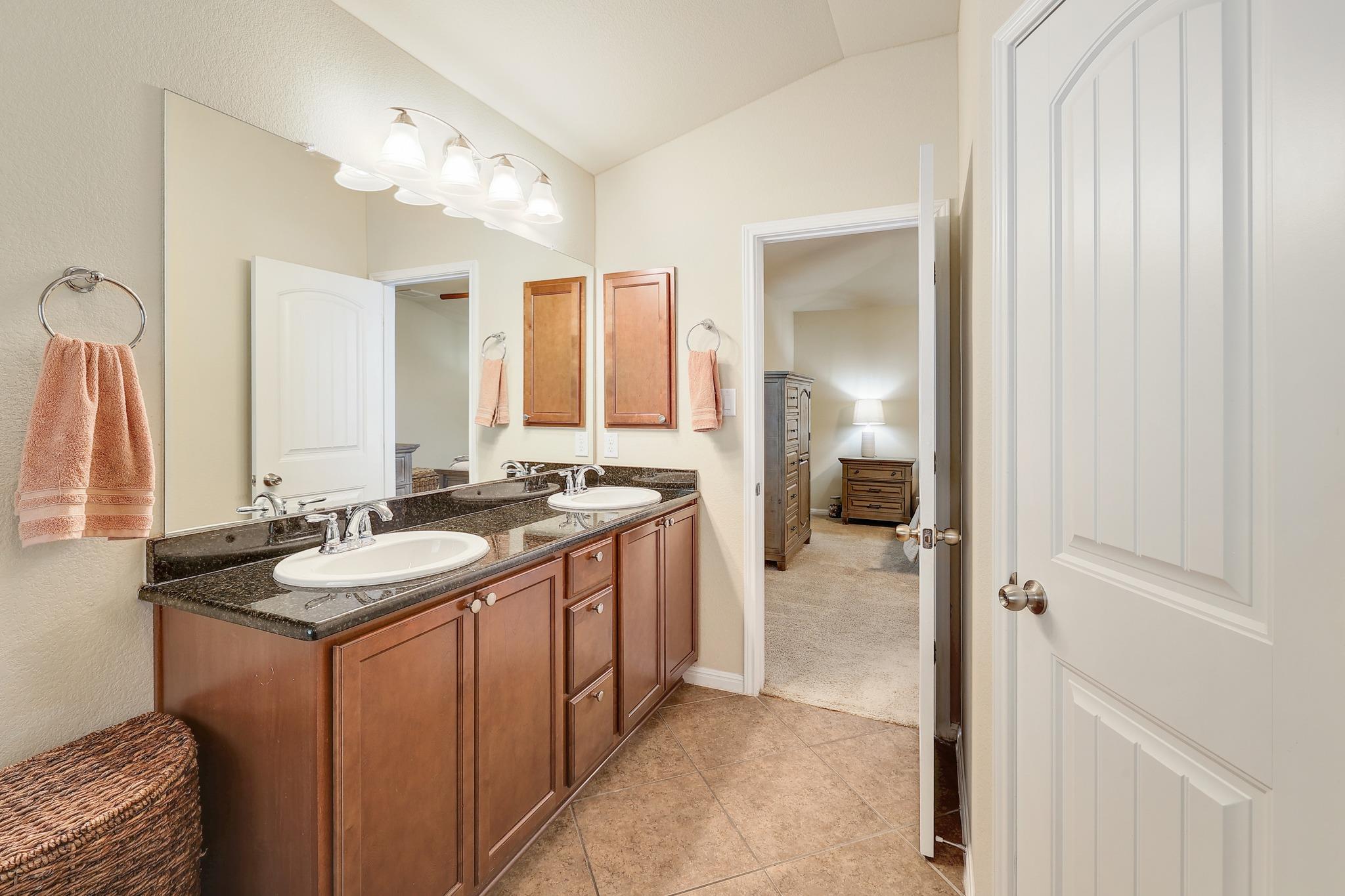 300 Grosseto Ln, Georgetown, TX 78628