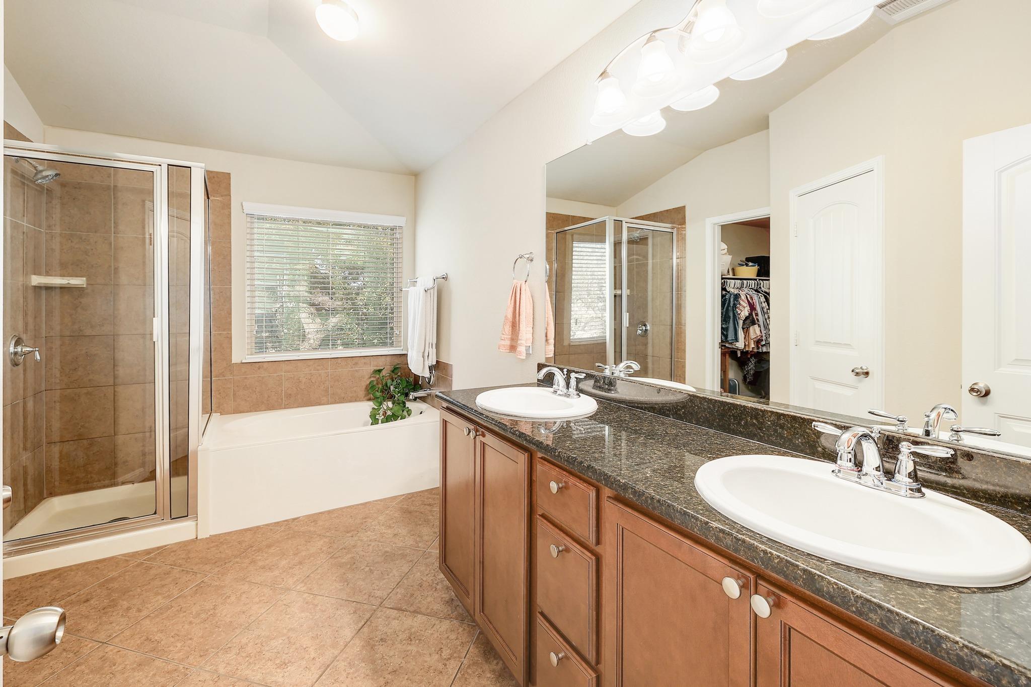 300 Grosseto Ln, Georgetown, TX 78628