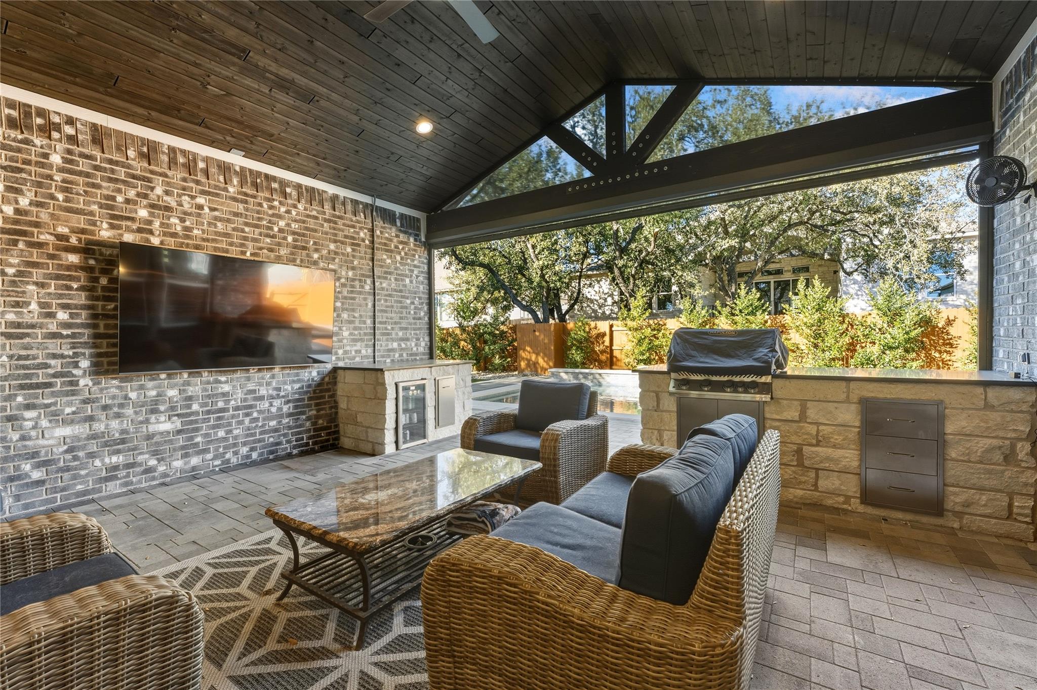 222 Canal Dr, Dripping Springs, TX 78620