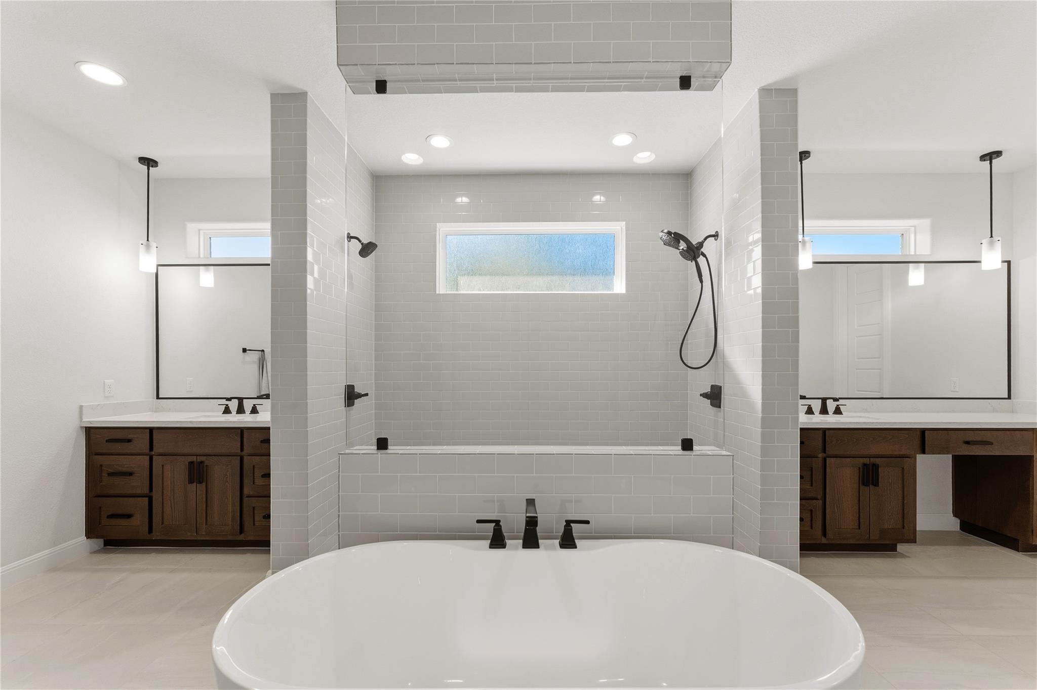 222 Canal Dr, Dripping Springs, TX 78620