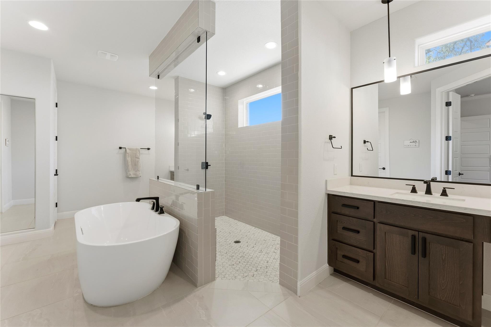 222 Canal Dr, Dripping Springs, TX 78620