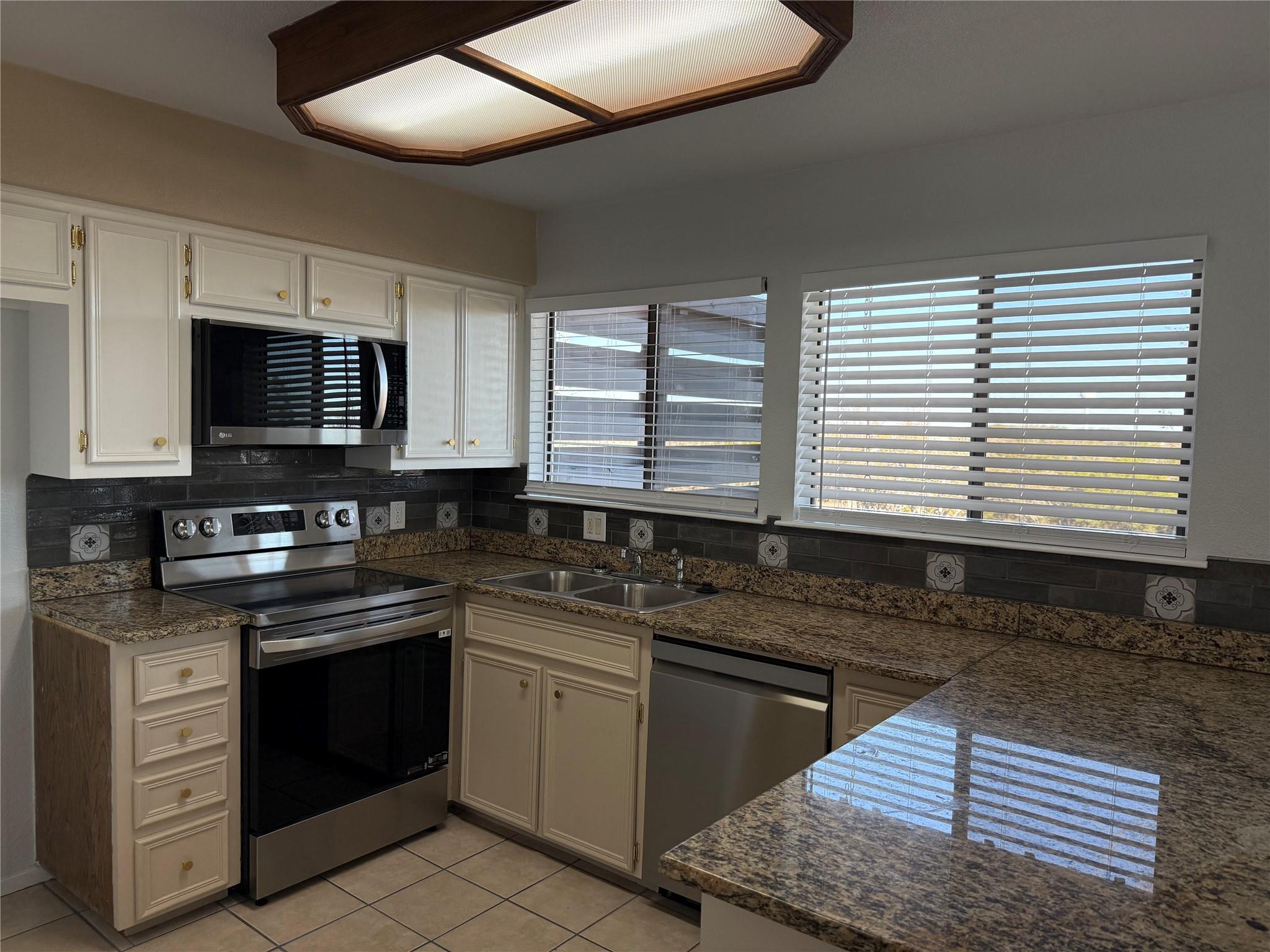 3205 Mac Arthur Ave # B, Lago Vista, TX 78645