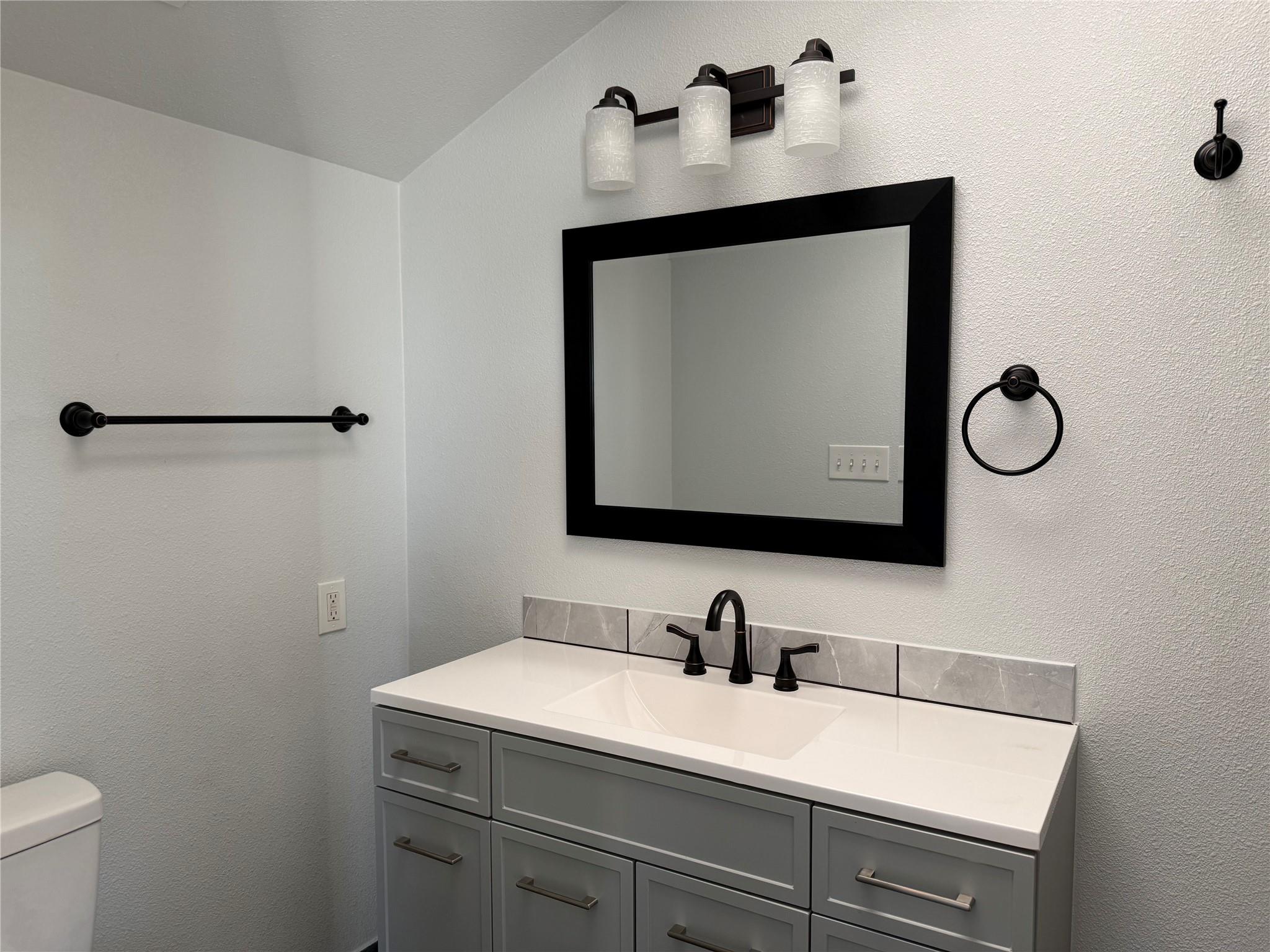 3205 Mac Arthur Ave # B, Lago Vista, TX 78645