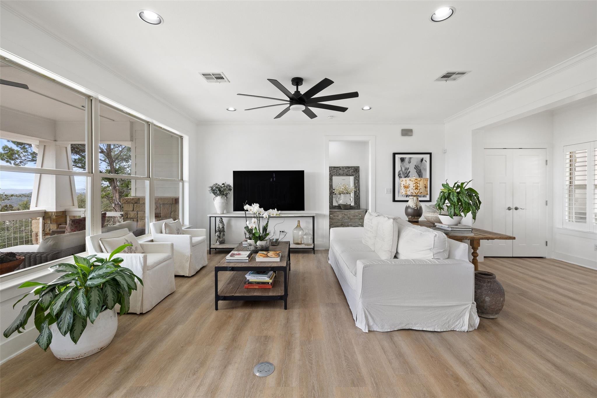 114 Crest View Dr, Wimberley, TX 78676