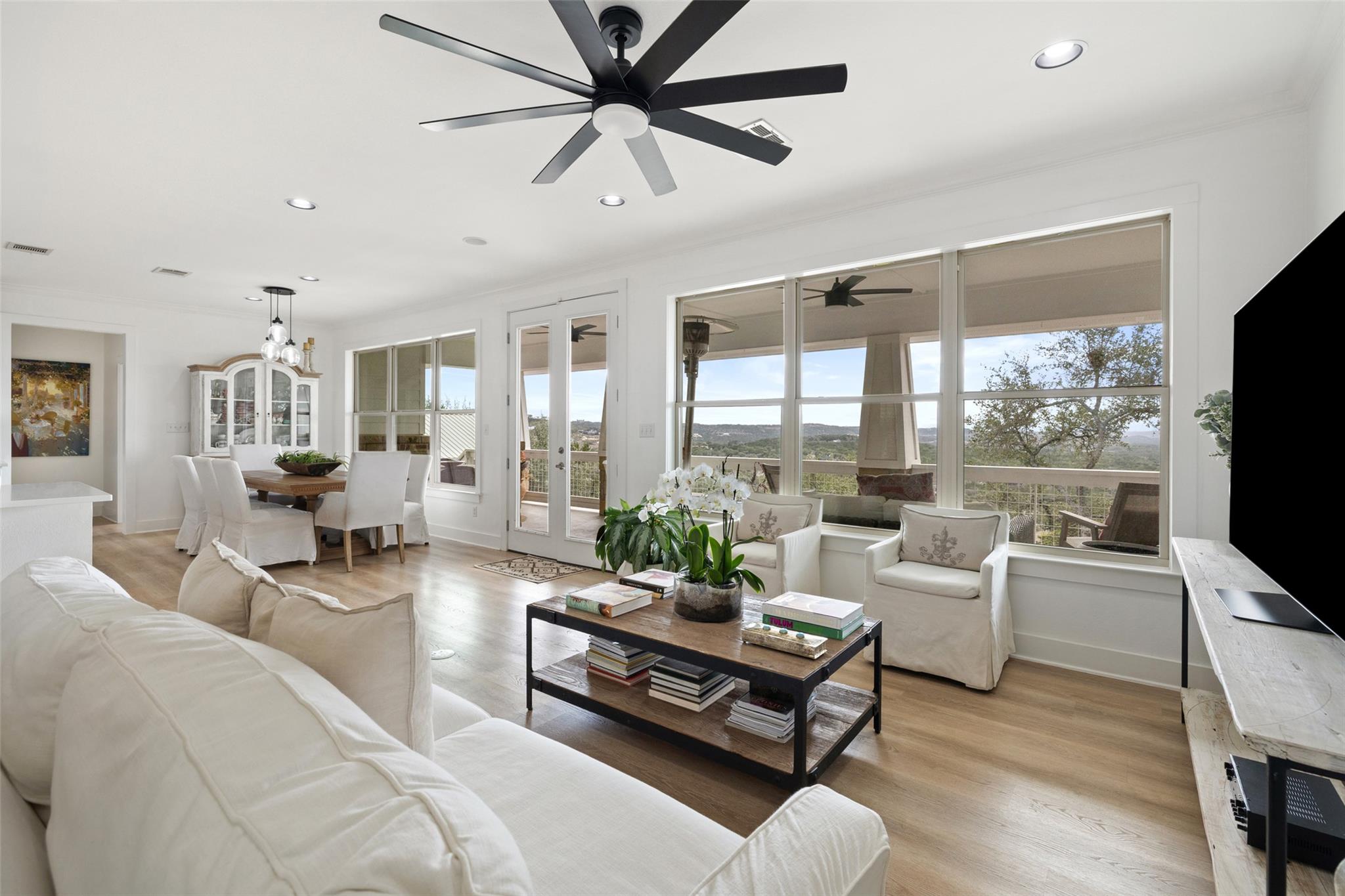 114 Crest View Dr, Wimberley, TX 78676