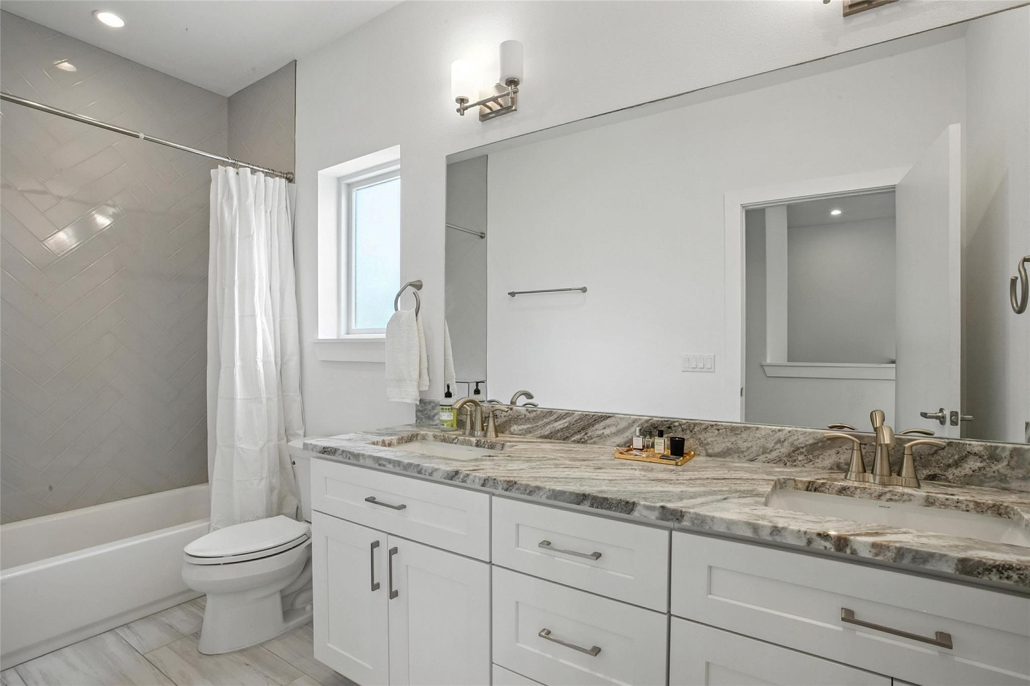 5402 Woodrow Ave # B, Austin, TX 78756