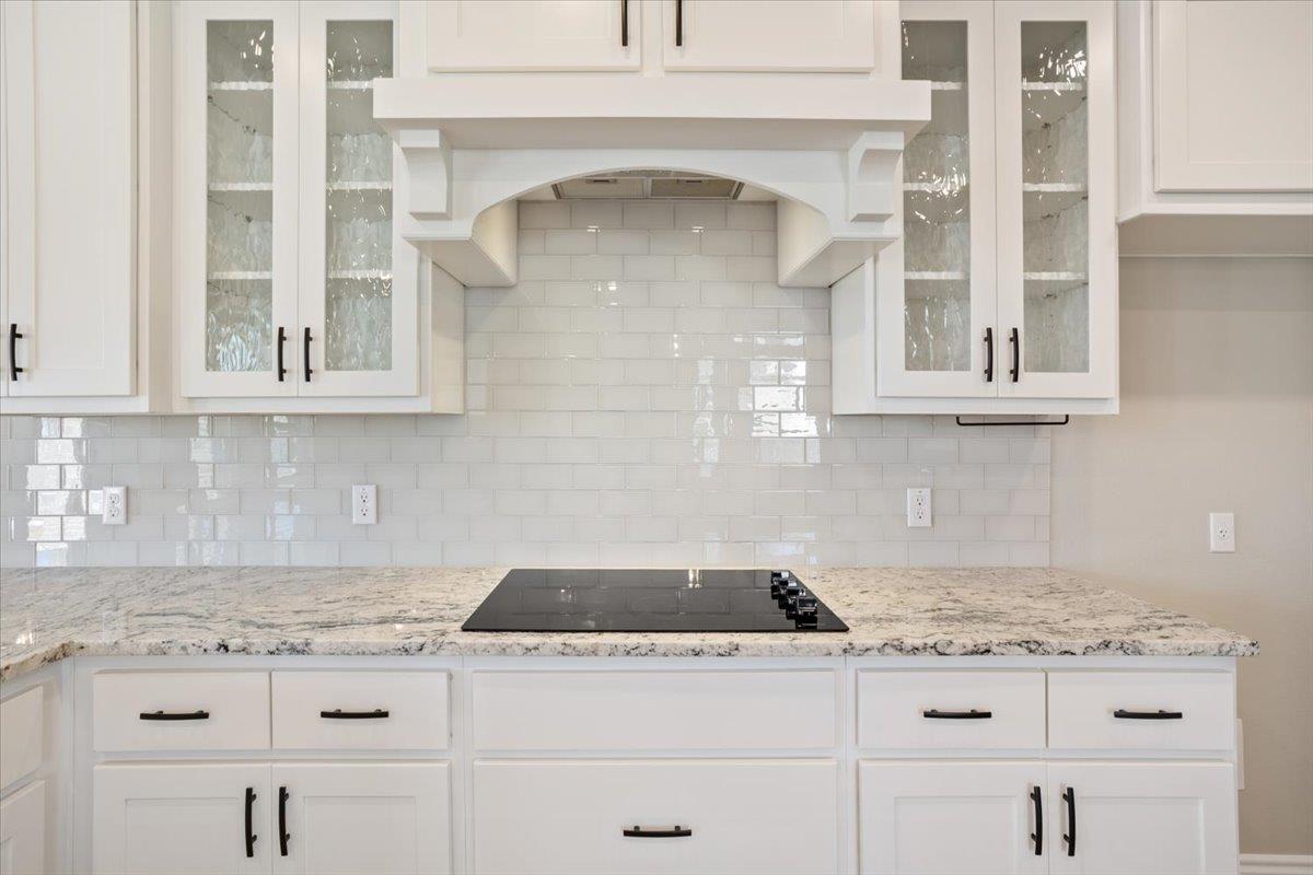 1701 Meadow Crest Dr, Salado, TX 76571