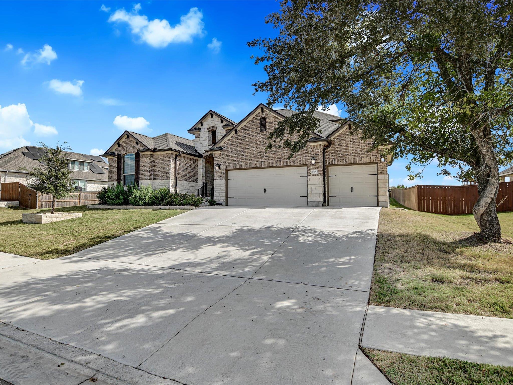 1701 Meadow Crest Dr, Salado, TX 76571