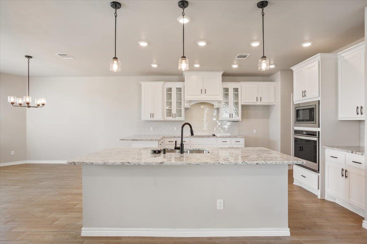 1701 Meadow Crest Dr, Salado, TX 76571