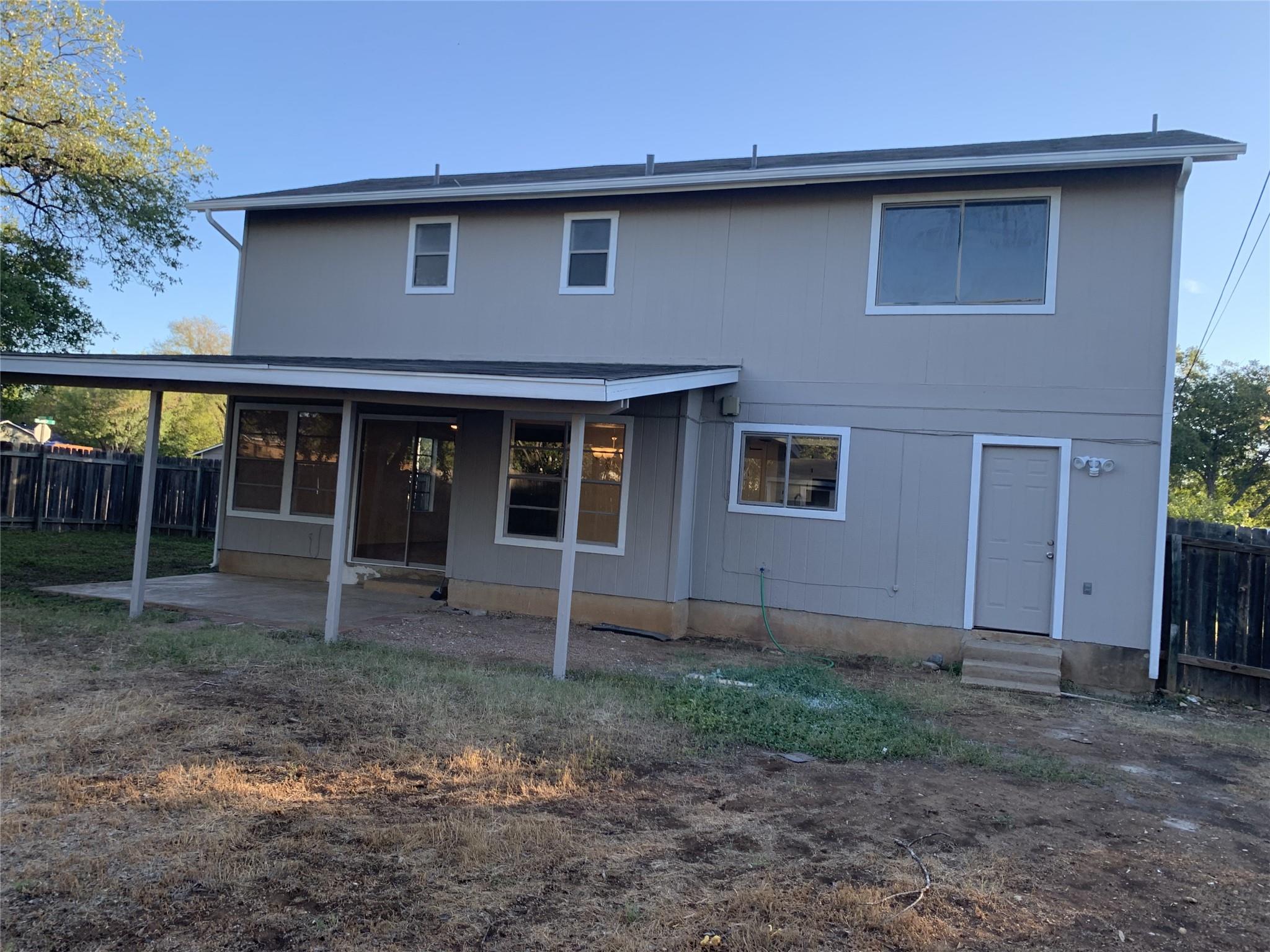 1800 Wagon Gap Dr, Round Rock, TX 78681