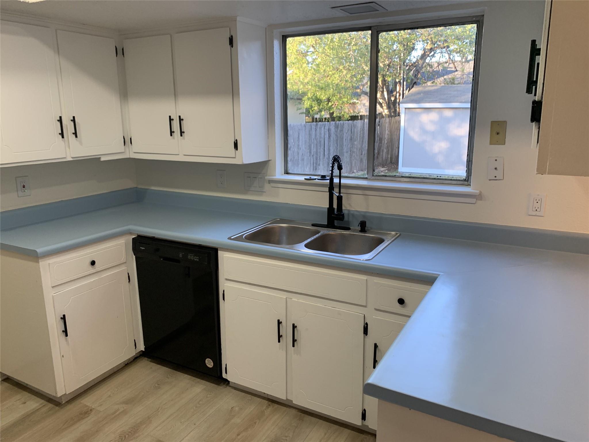 1800 Wagon Gap Dr, Round Rock, TX 78681