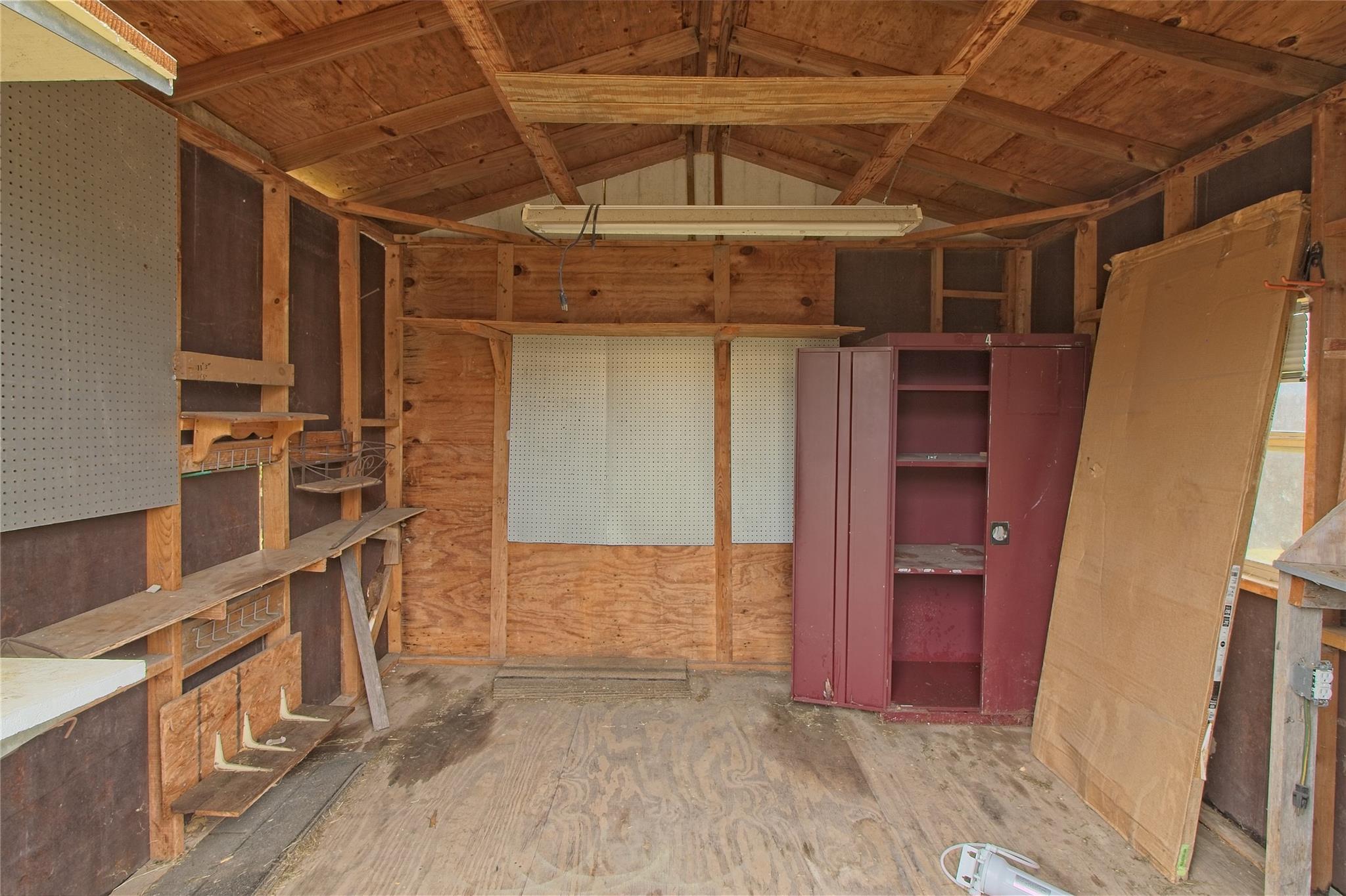 1804 CEDARLAWN St, Taylor, TX 76574