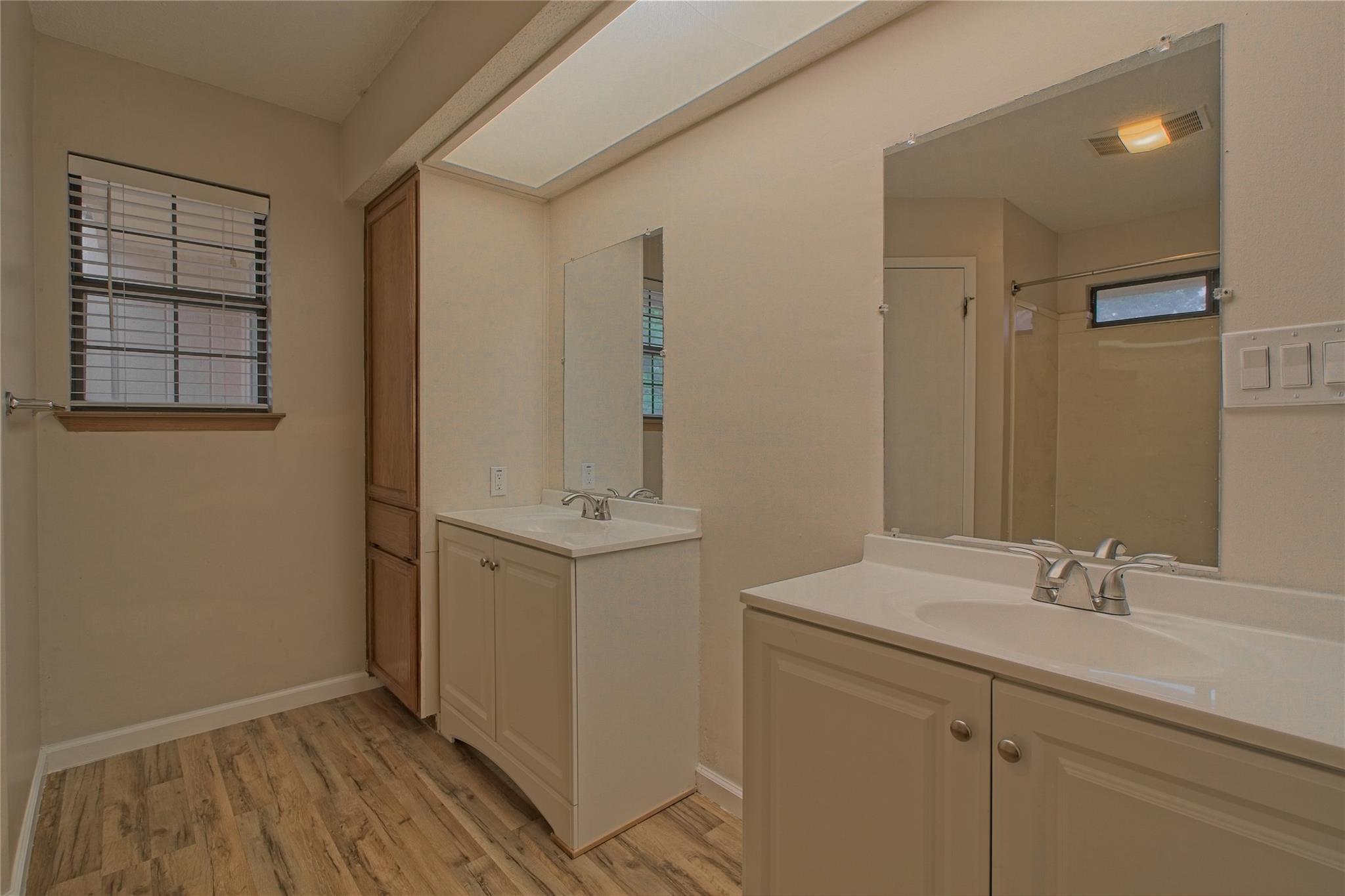 1804 CEDARLAWN St, Taylor, TX 76574