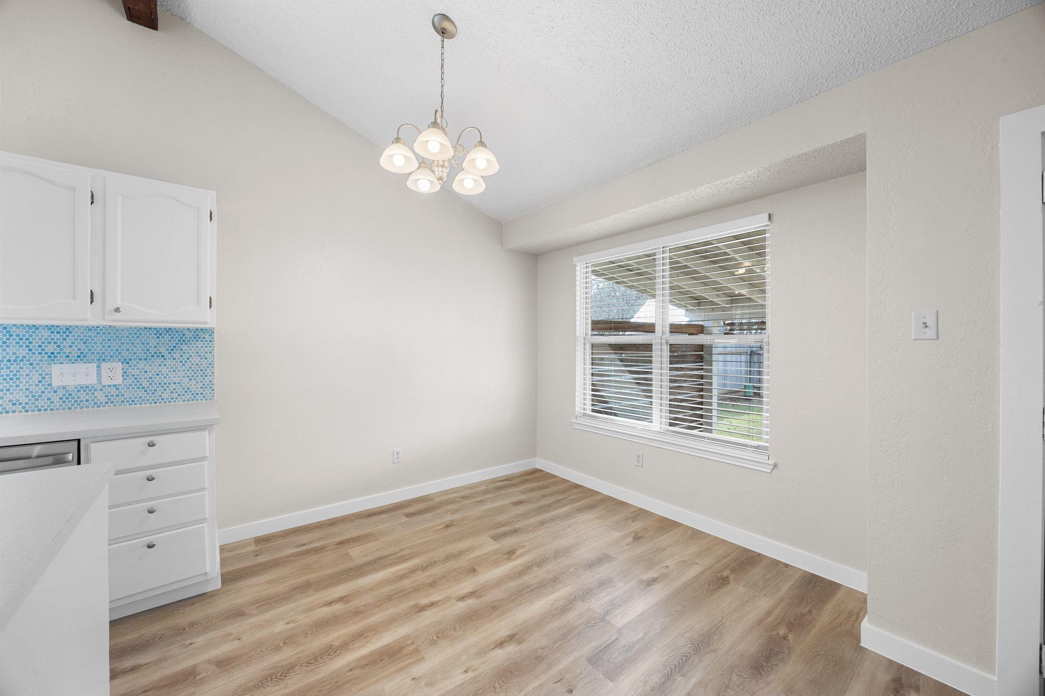 402 Hillside Dr, Round Rock, TX 78681