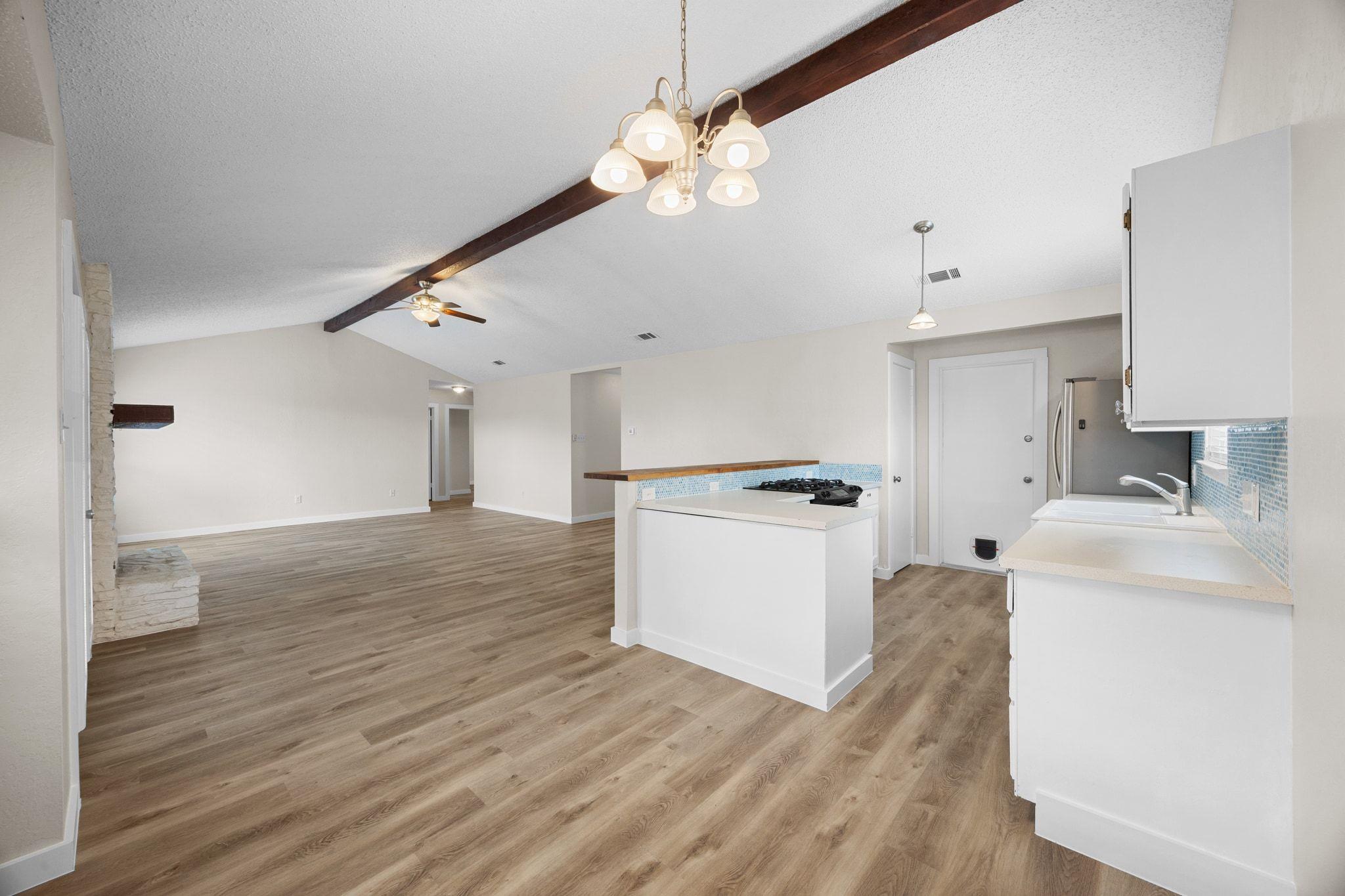 402 Hillside Dr, Round Rock, TX 78681