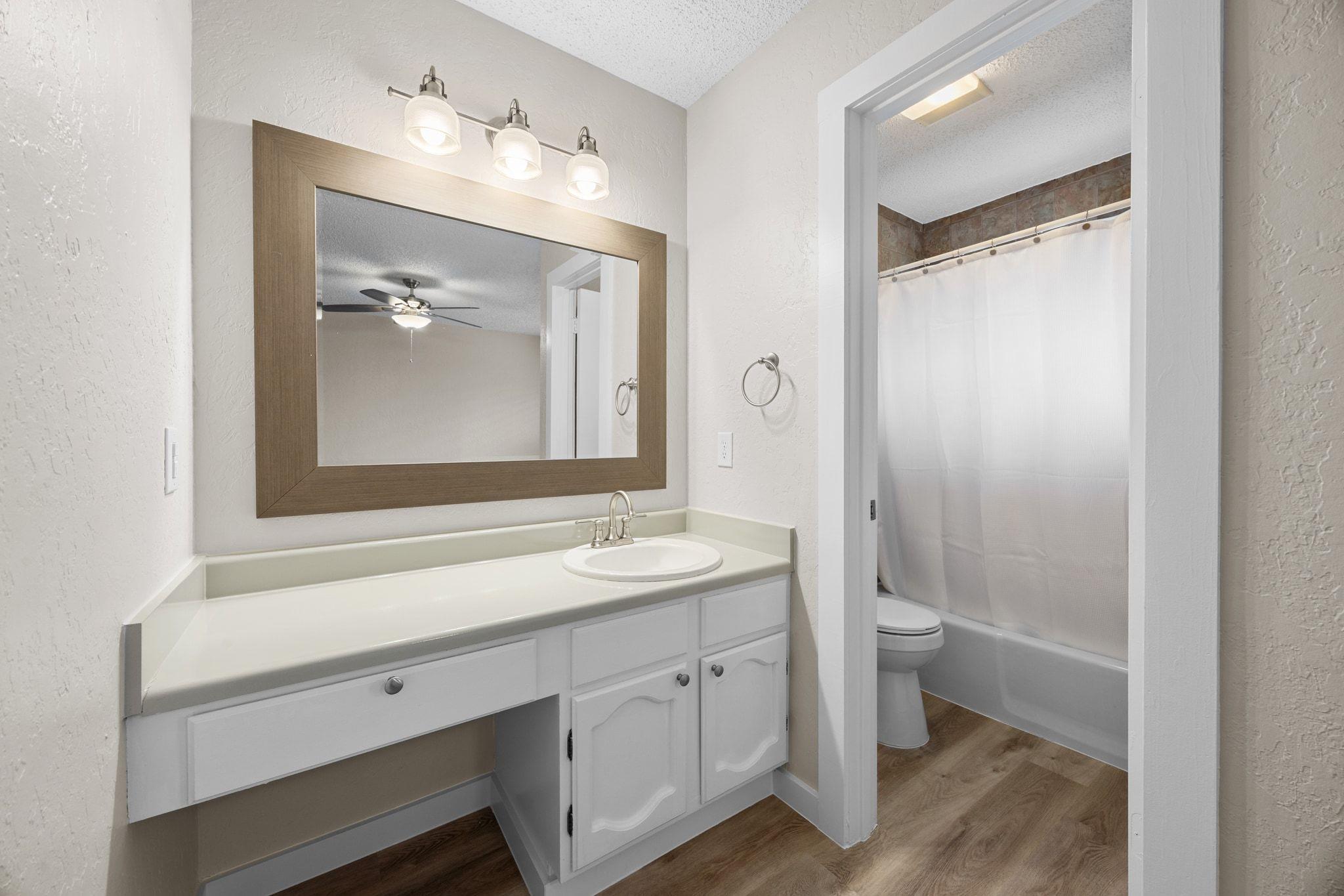 402 Hillside Dr, Round Rock, TX 78681